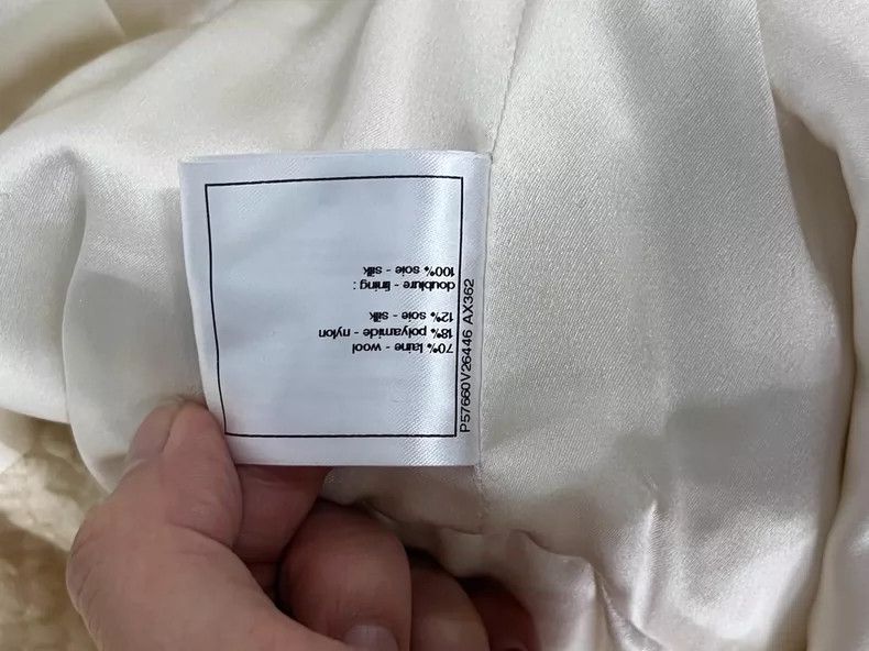 Chanel Chanel Space Series White Pearl Button Coat Size XS / US 0-2 / IT 36-38 - 7 Thumbnail