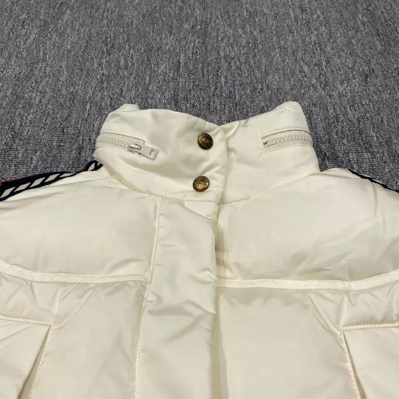 Gucci Gucci Size 36 White striped string logo down jacket size36 Size US XXS / EU 40 - 4 Thumbnail