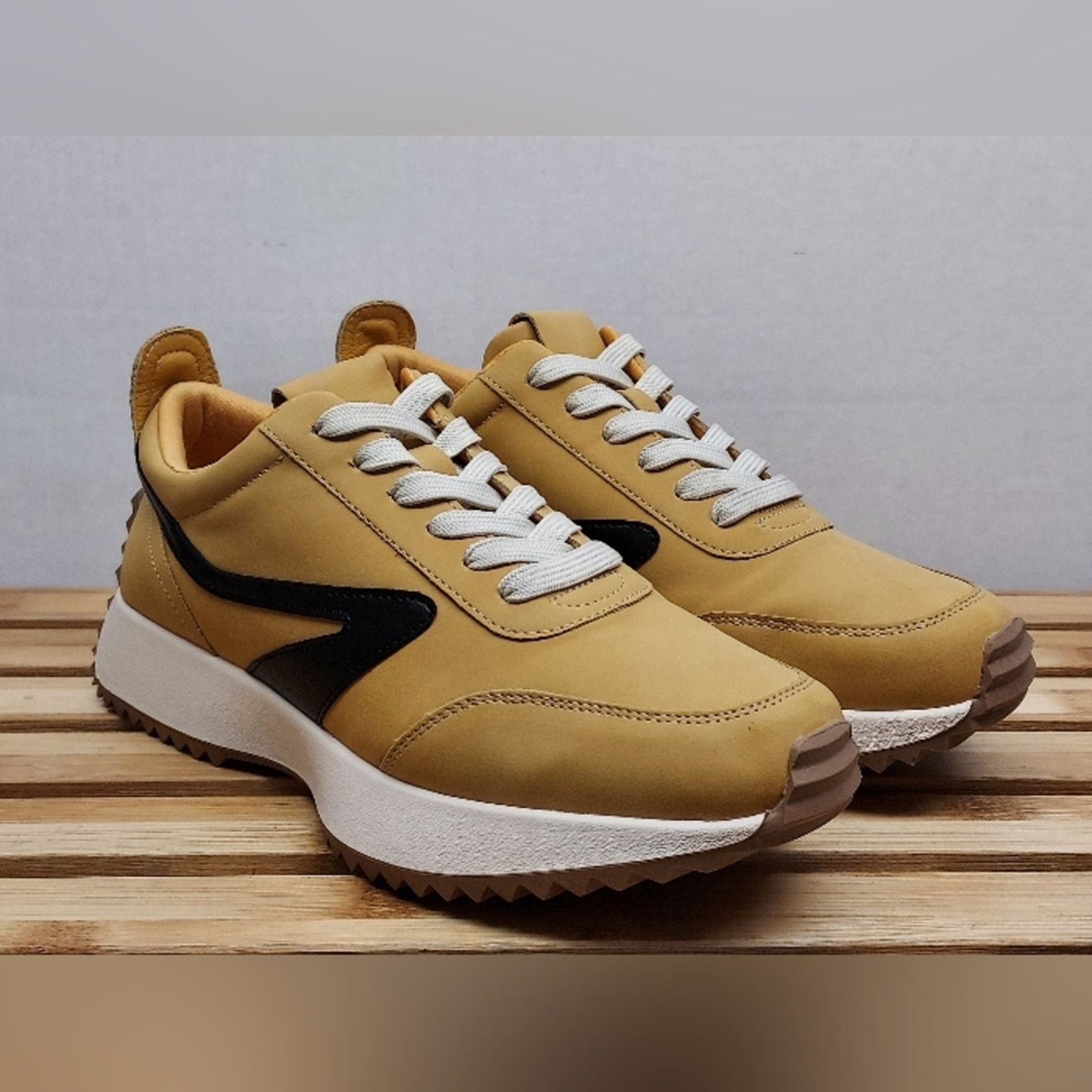 Dolce Vita Dolce Vita Womens Yellow Platform Sneaker Shoes Size 9 Size US 9 / IT 39 - 2 Thumbnail