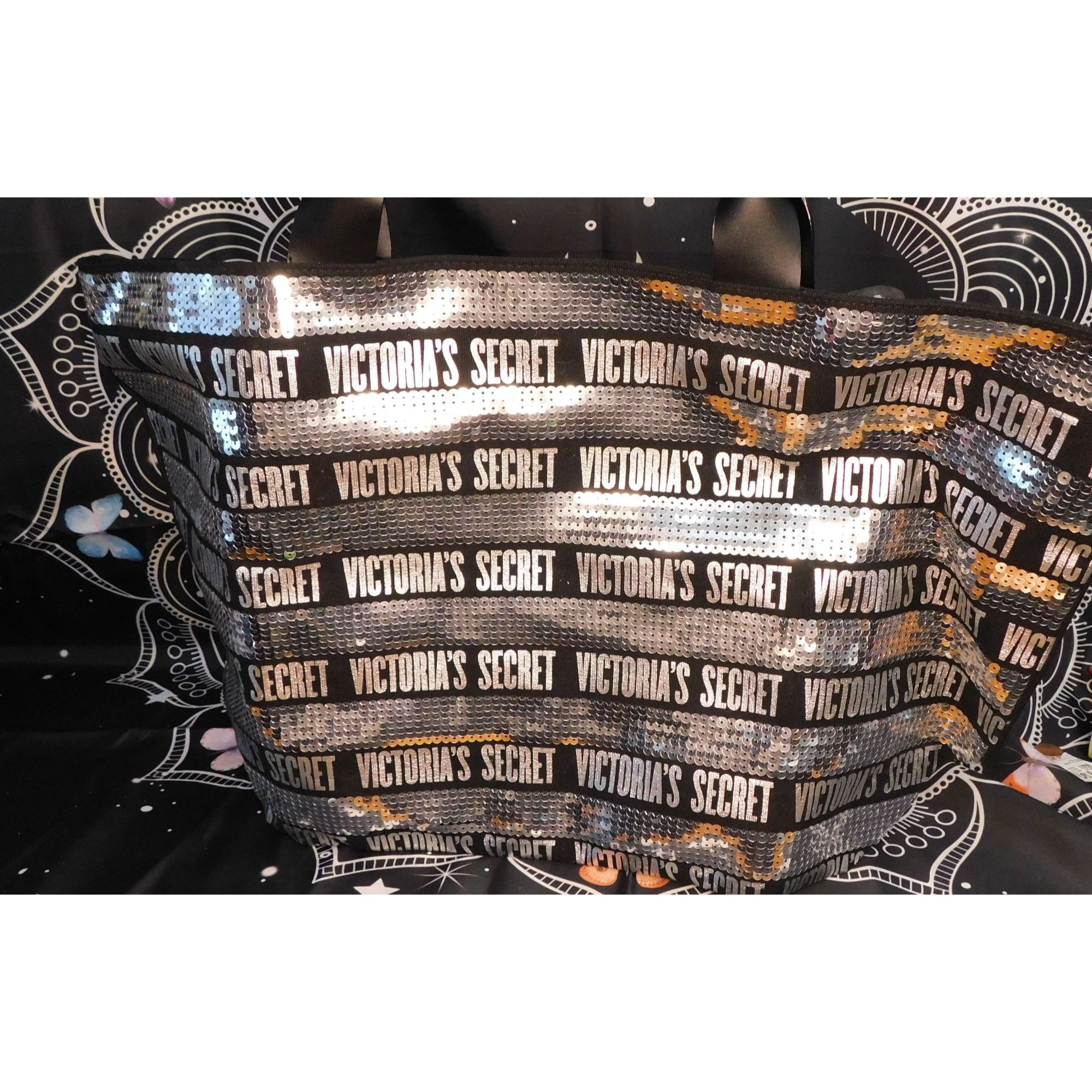 Victoria's Secret Victoria's Secret Black And Silver Sequin Tote With Wristlet Size ONE SIZE - 8 Thumbnail
