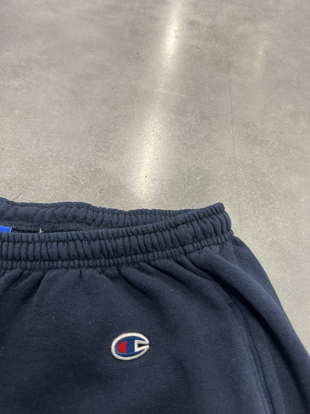 Champion Champion Quinnipiac sweats Size US 32 / EU 48 - 2 Thumbnail