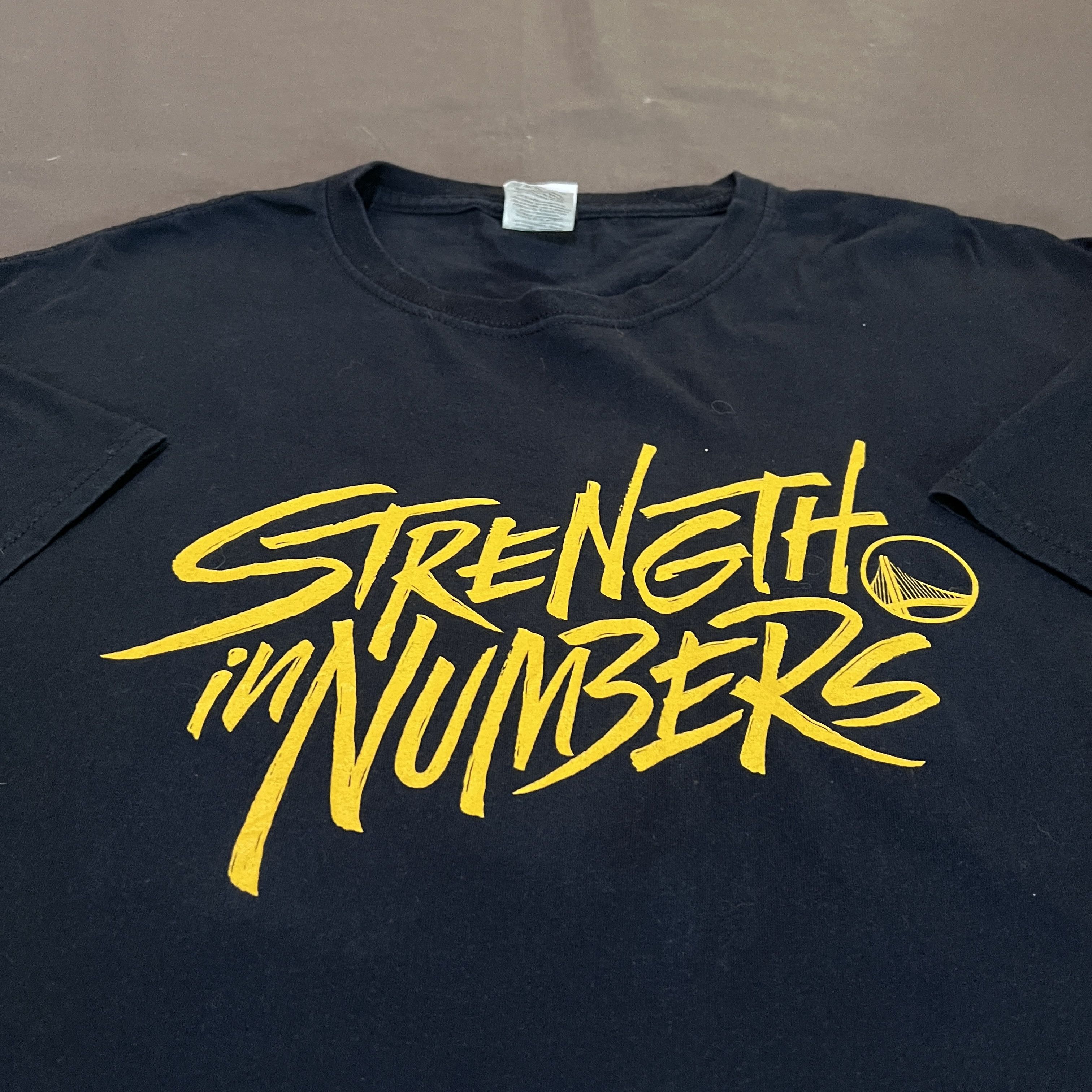 NBA × Vintage Vintage Y2K Warriors Strength In Numbers Promo Tee XL Size US XL / EU 56 / 4 - 1 Thumbnail