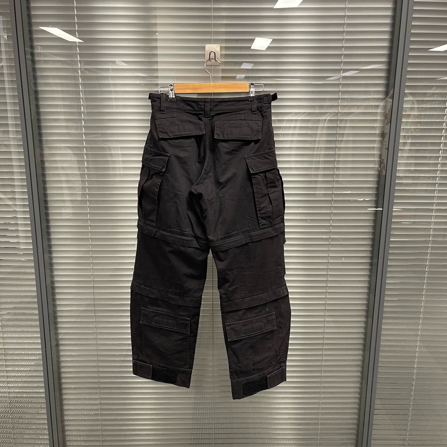 Balenciaga Balenciaga Detachable Cargo Flare 34 Pants Size 25" / US 0 / IT 36 - 2 Thumbnail