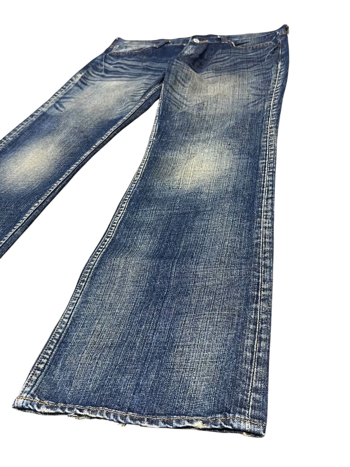 Blue Blue Japan 🔥Rare Bobson Crack Wash Indigo Rusty Flare Jeans Bited Heel Size US 32 / EU 48 - 5 Thumbnail