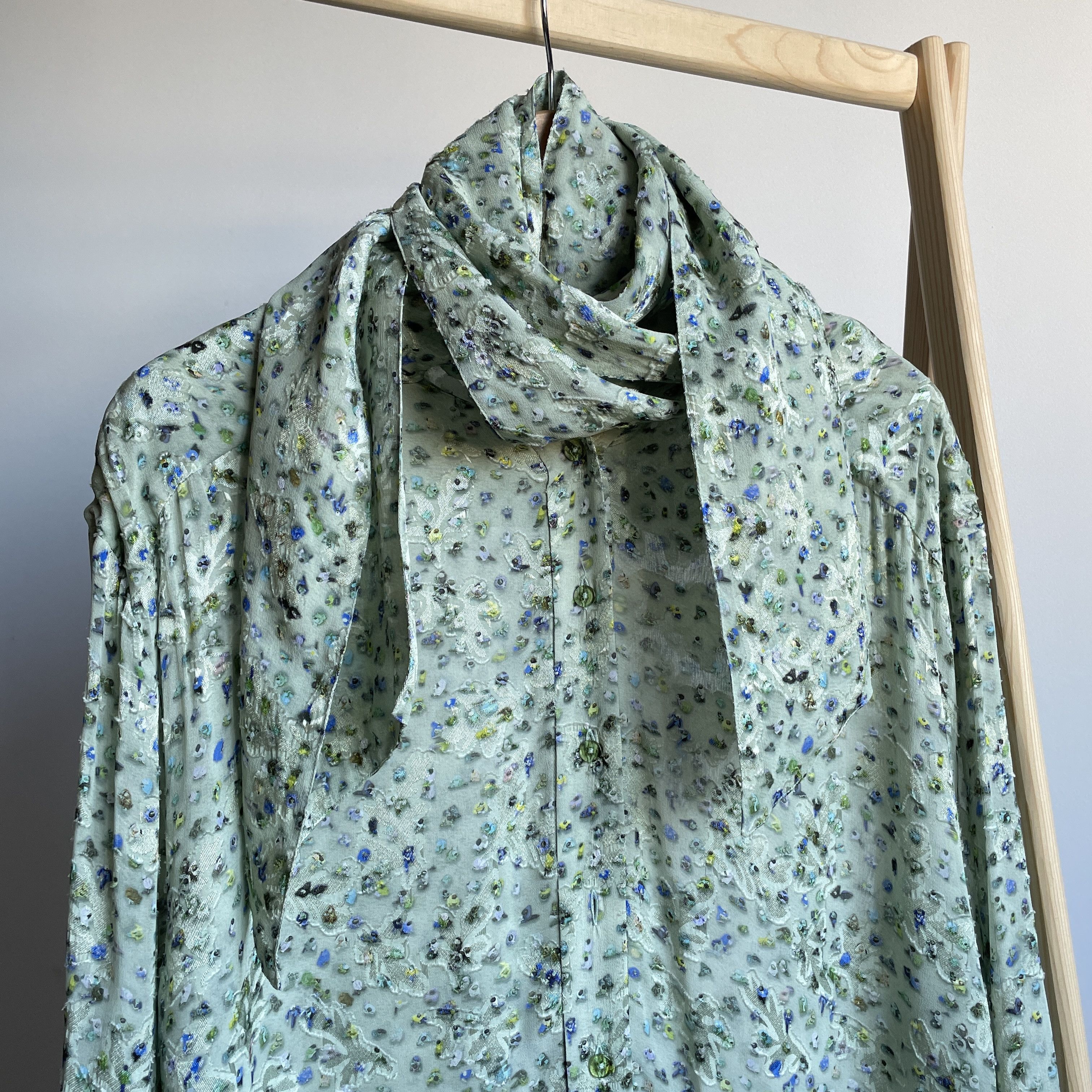 Acne Studios Acne Studios Crowd-Print Floral Scarf Neck VIscose Dress Size XS / US 0-2 / IT 36-38 - 5 Thumbnail