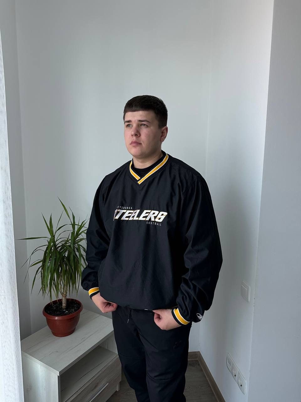 NFL × Vintage Vintage NFL Reebok Steelers Nylon Black Sweatshirt Size US L / EU 52-54 / 3 - 15 Thumbnail