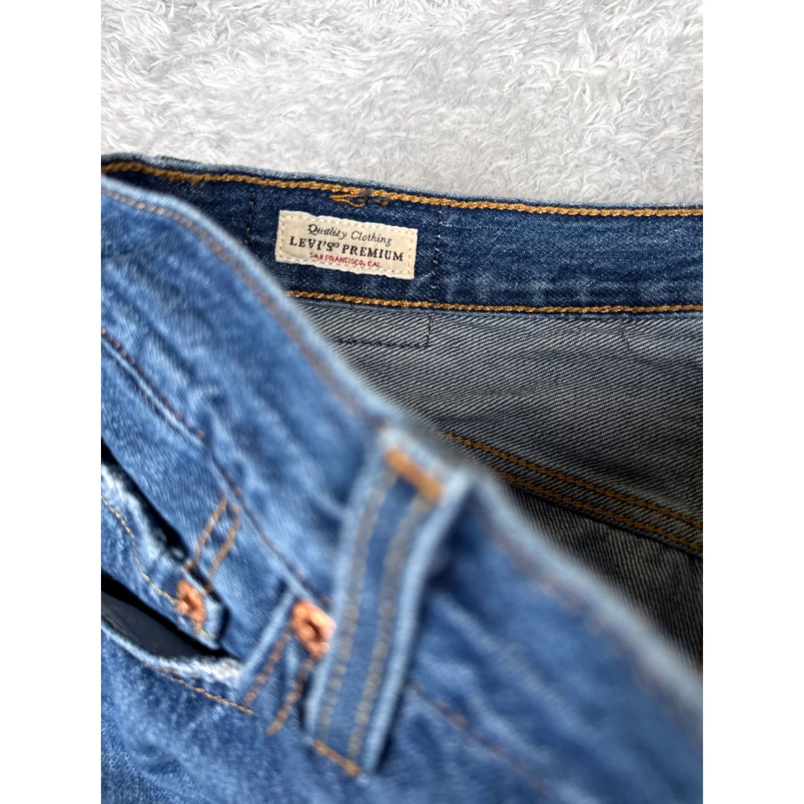 Levi's Levi's Levi'S 501 Jeans Jeans Denim Distressed Button Fly 28x25 Cotton Blue Regular Men Vintage? No. (But must not add new info) Size US 28 / EU 44 - 6 Thumbnail