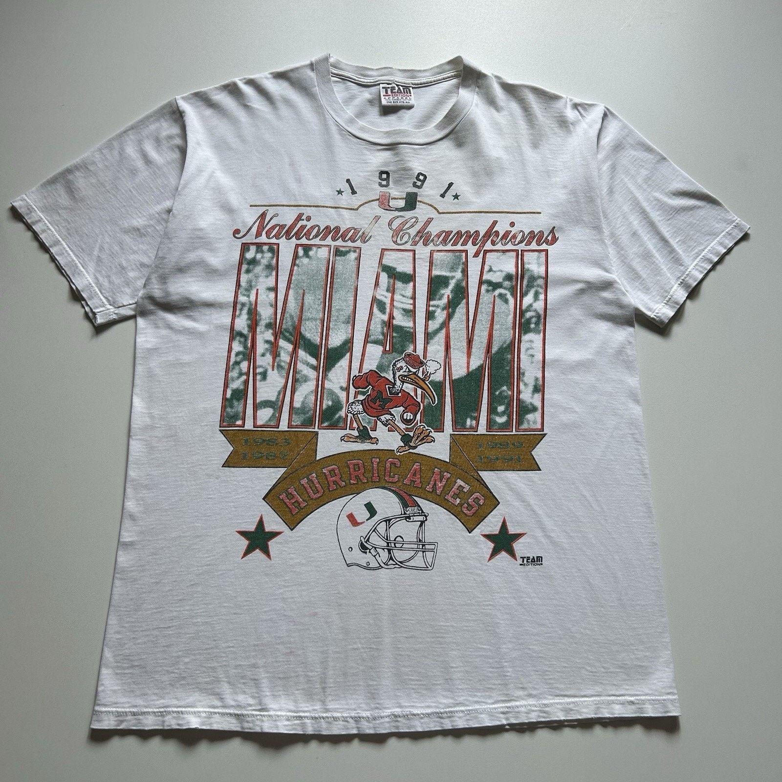 NCAA Vintage 90s Miami Hurricanes T-Shirt XL NCAA Made In USA Size US XL / EU 56 / 4 - 1 Thumbnail