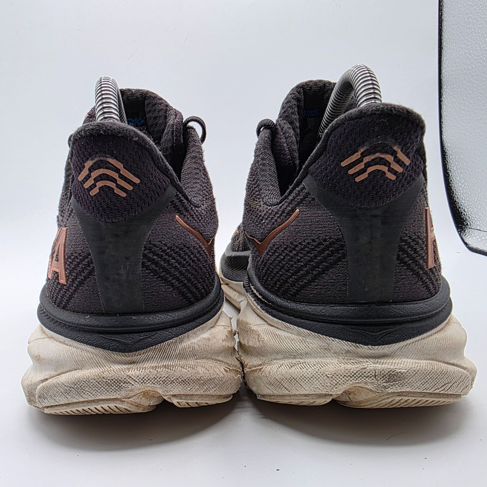 Hoka Hoka One One Clifton 9 Womens Size 8 B Black Athletic Shoe Size US 8 / IT 38 - 4 Thumbnail