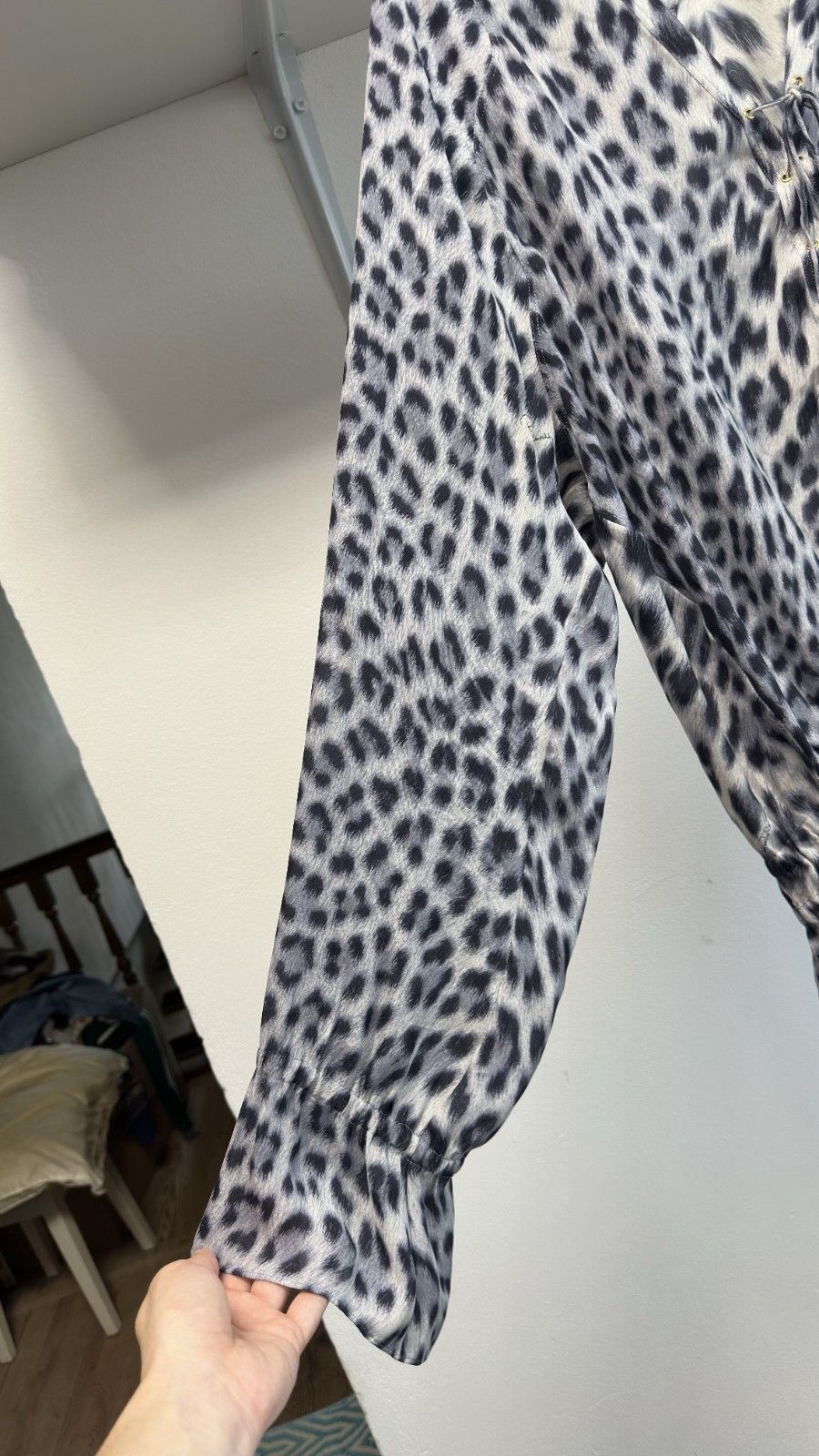 Roberto Cavalli Roberto Cavalli Vintage Silk Blue Animal Print Blouse Size M / US 6-8 / IT 42-44 - 2 Thumbnail