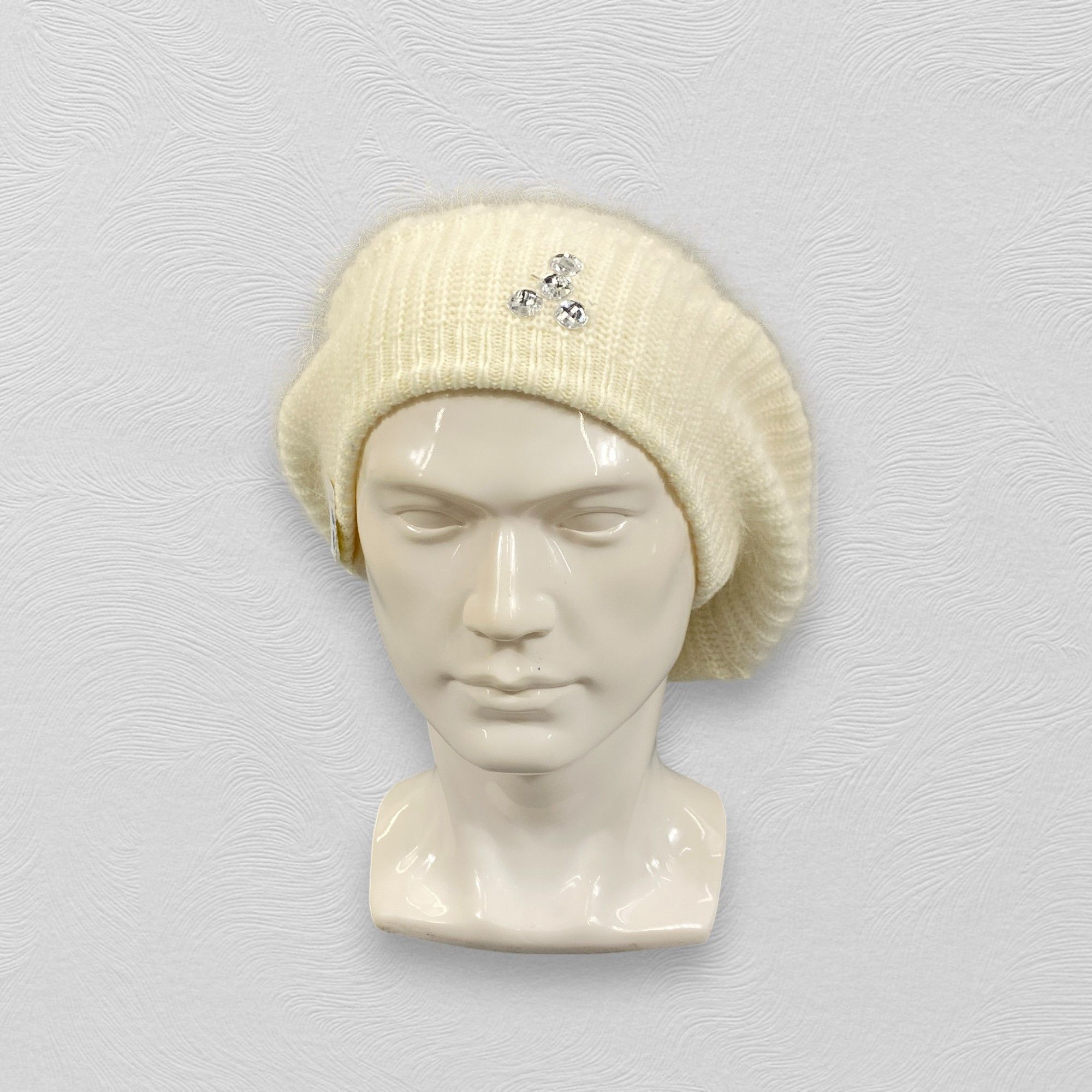 Japanese Brand White Knit Baret With Diamond -BN876 Size ONE SIZE - 2 Thumbnail