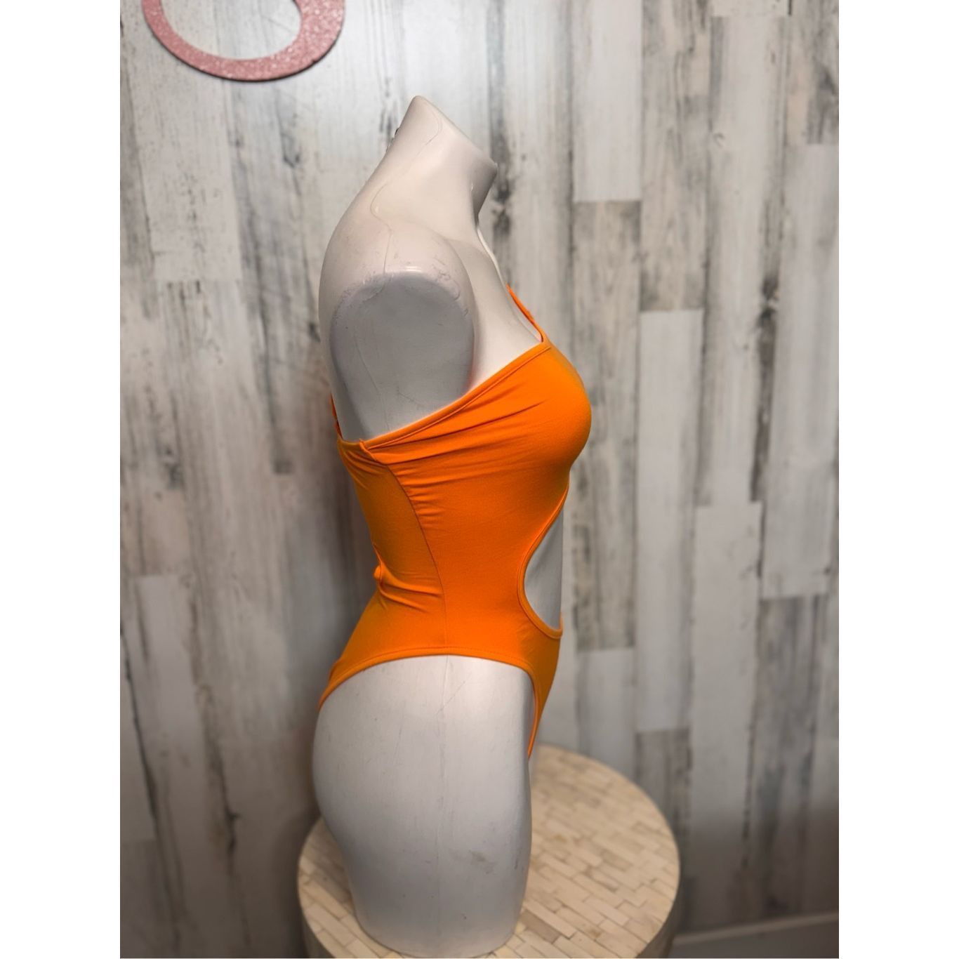 Other Orange Asymmetrical Cutout bodysuit size XSMALL Size XS / US 0-2 / IT 36-38 - 7 Thumbnail
