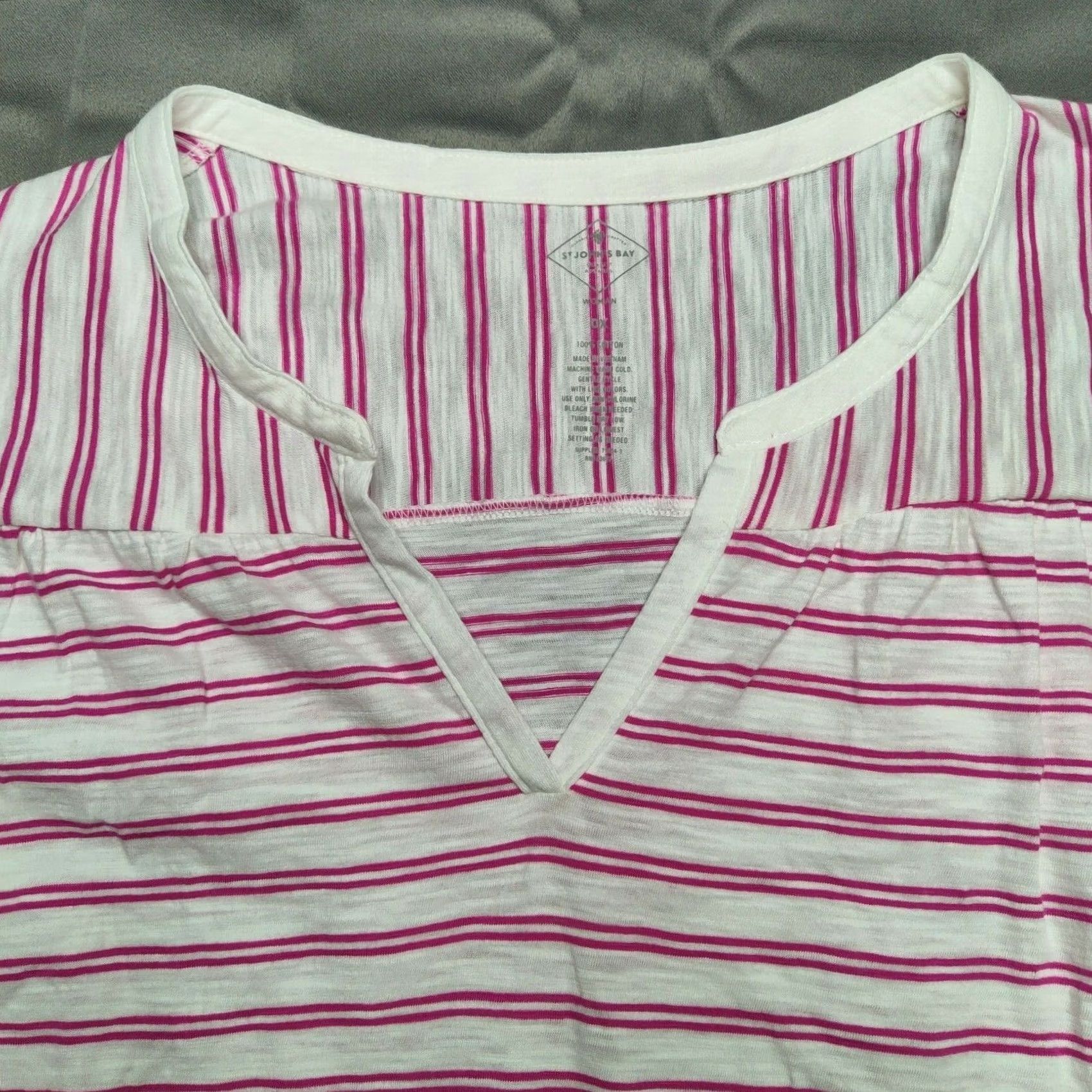 Vintage VINTAGE St. John's Bay Shirt Womens Plus 0X Pink Stripe Cap Sleeve V-Neck Pullover Shirt NEW Size XL / US 12-14 / IT 48-50 - 2 Thumbnail