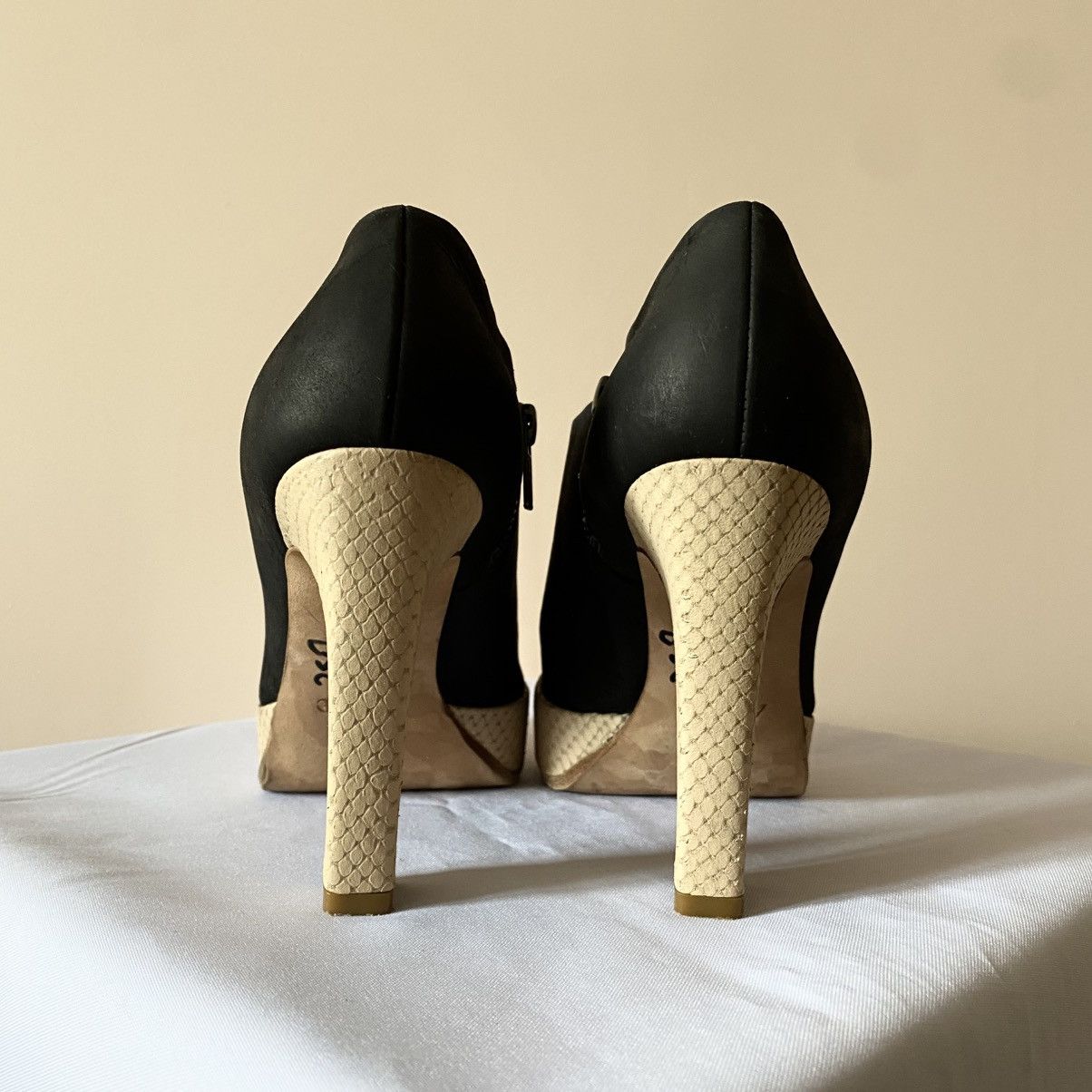 Acne Studios Acne Studios Black Snake Skin Heels Boots Office Vibe Y2K Size US 7 / IT 37 - 6 Thumbnail