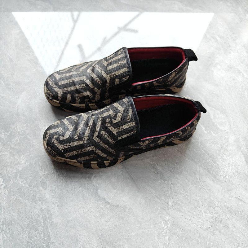 Gucci Gucci Leather Stylish Casual Slip-ons 0079 Size US 7 / EU 40 - 1 Thumbnail