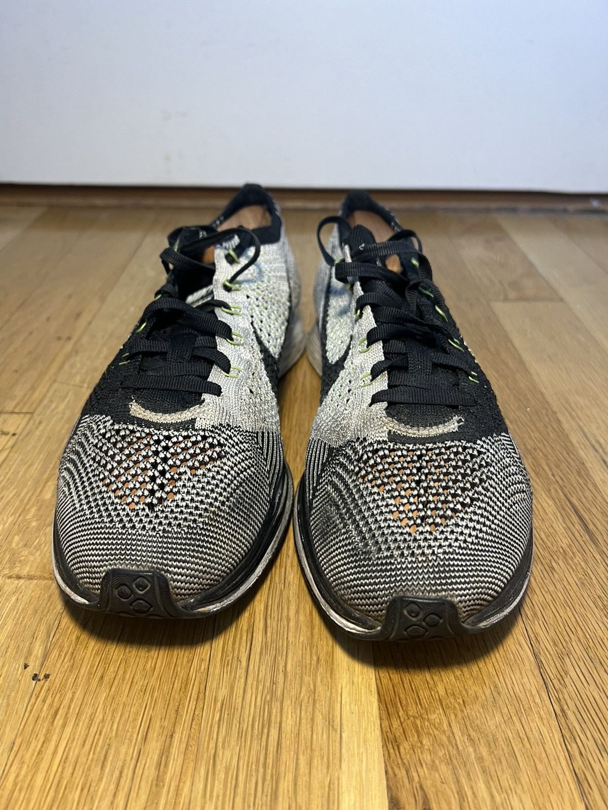 Nike Nike Flyknit Racer Size US 8.5 / EU 41-42 - 3 Thumbnail