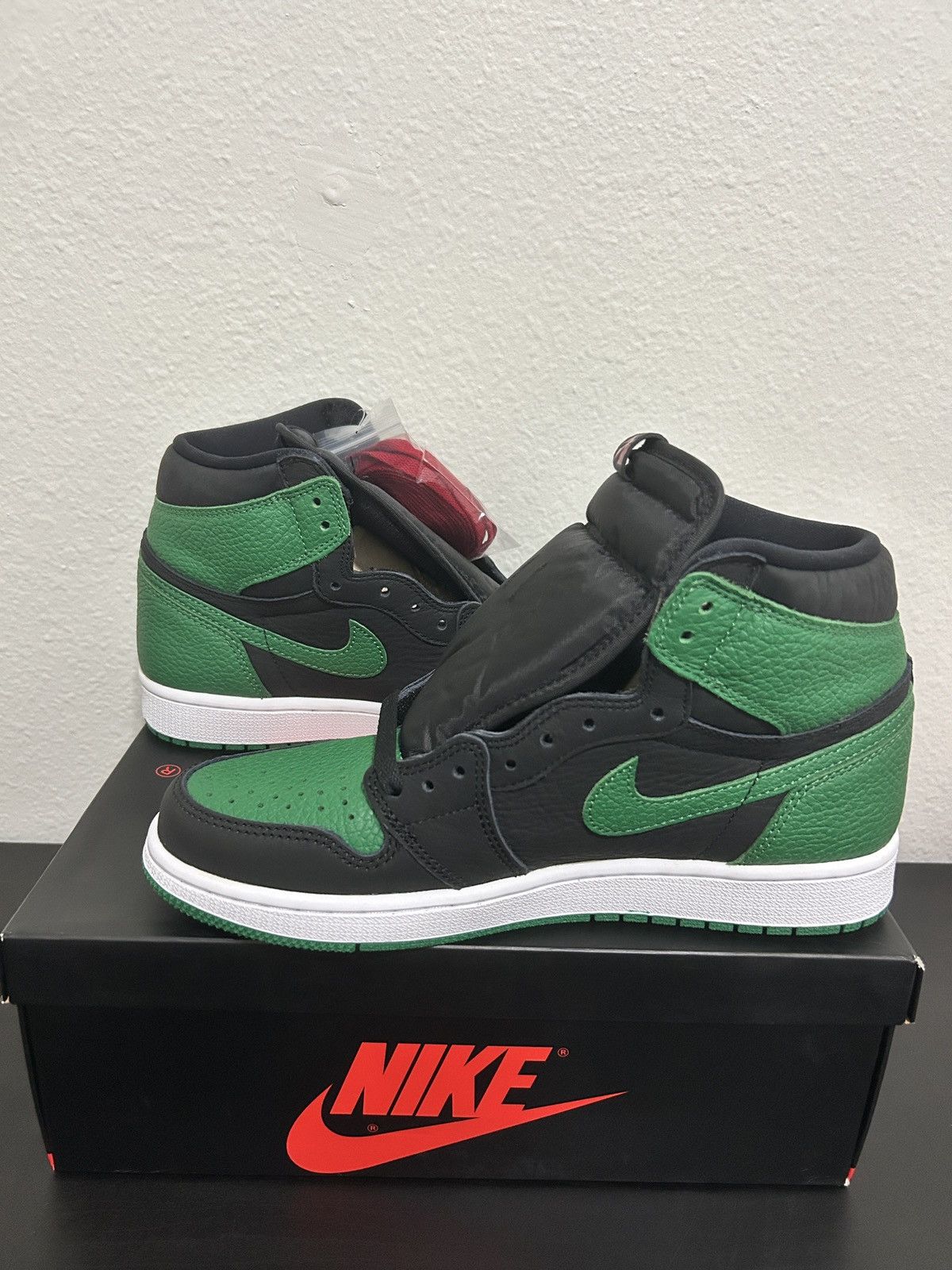 Jordan Brand Jordan 1 High Pine Green Size US 8.5 / EU 41-42 - 6 Thumbnail