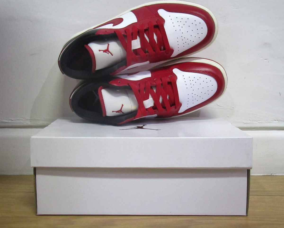 Jordan Brand Air Jordan 1 Low WMNS Reverse Black Toe 2022 EU 40.5-US 9 Size US 7.5 / EU 40-41 - 5 Thumbnail