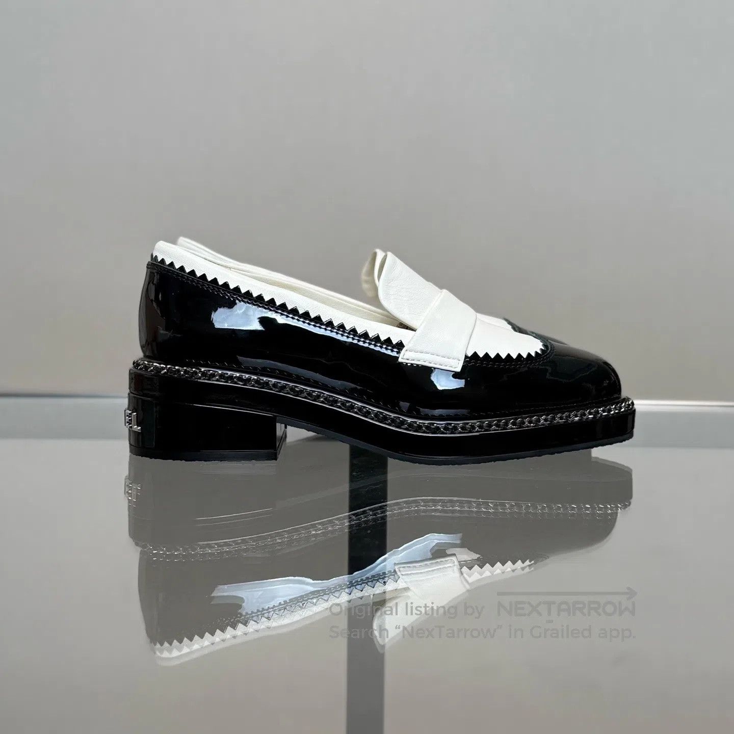 Chanel Chanel Round-toed lacquered leather color-matched loafers Size US 5 / IT 35 - 3 Thumbnail