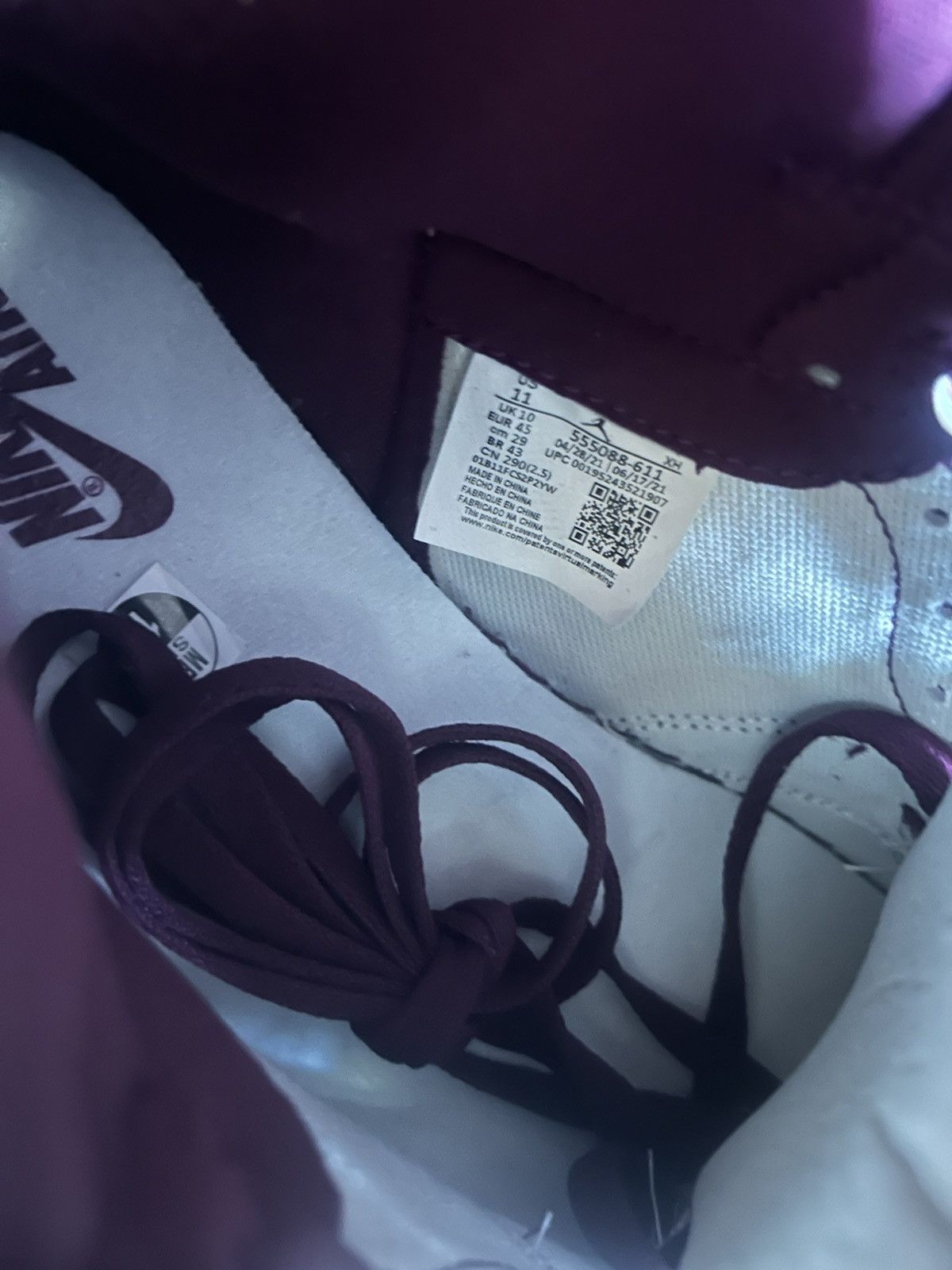 Jordan Brand Jordan 1 Retro High OG Bordeaux Size US 11 / EU 44 - 5 Thumbnail