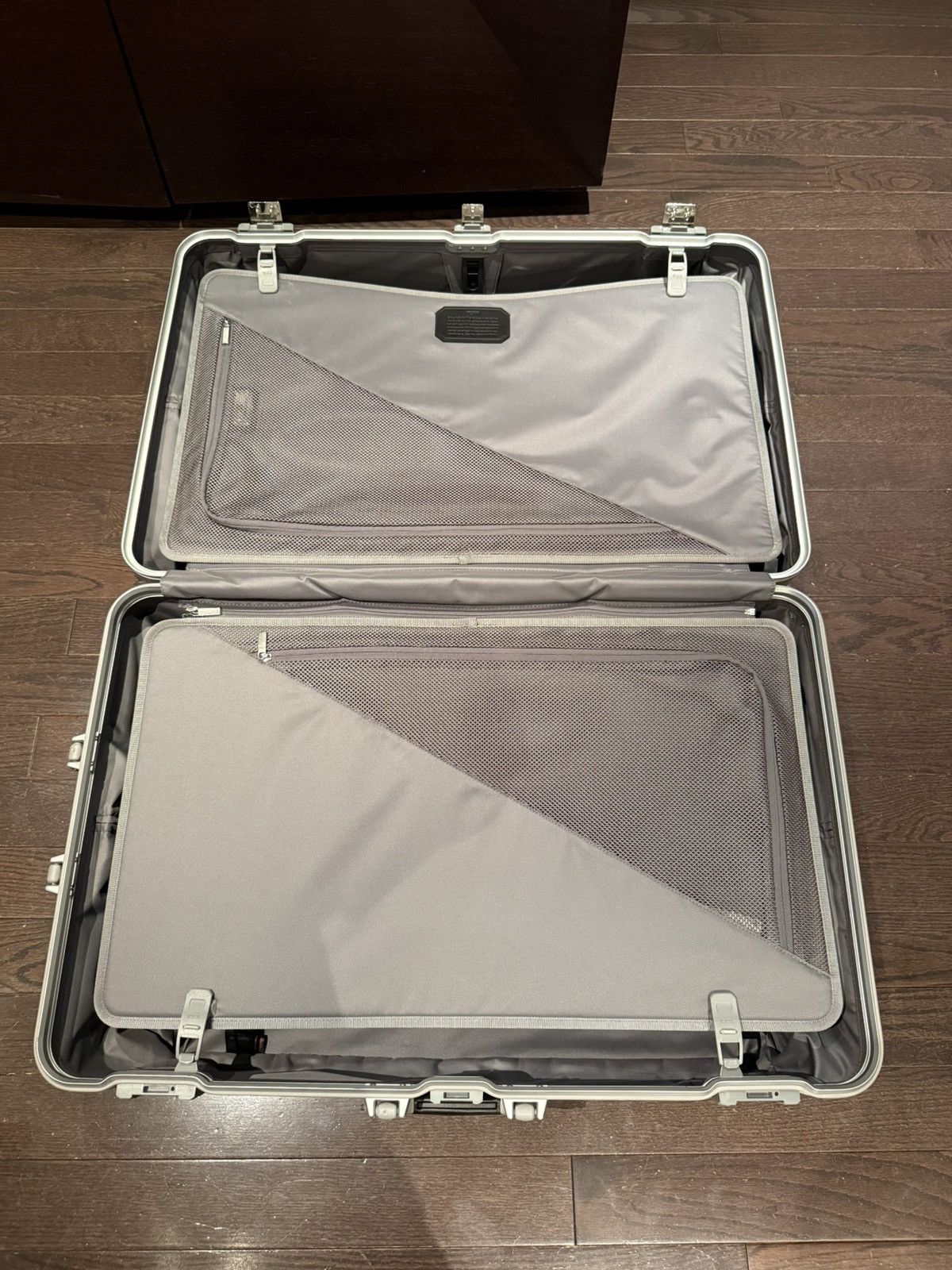 Tumi TUMI Extended Trip Packing Case Silver Aluminum 31” Luggage Size ONE SIZE - 12 Thumbnail