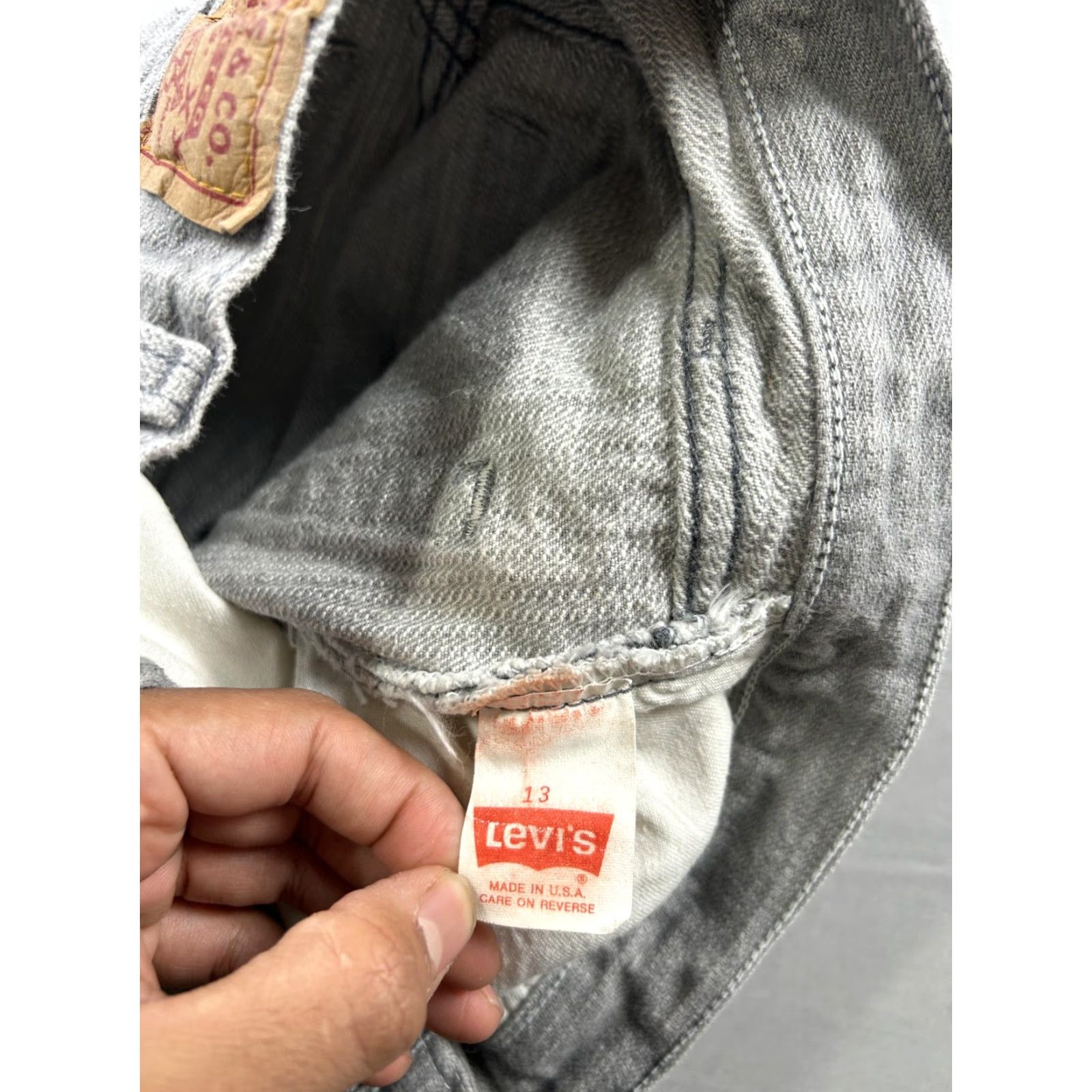 Levi's VINTAGE Levi's 501 Jeans Womens 27x32 Gray High Rise Straight 13 Size 34" / US 12 / IT 48 - 4 Thumbnail