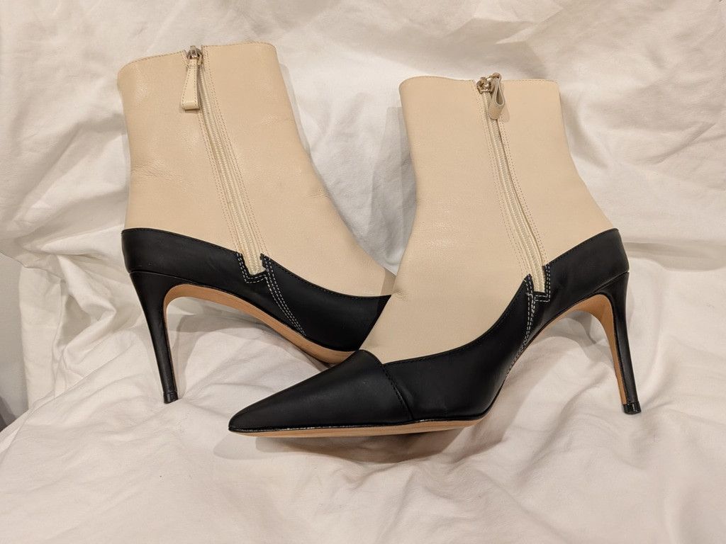 Alexandre Birman Alexandre Birman Two Tone Leather Booties NWOB Size US 7.5 / IT 37.5 - 3 Thumbnail