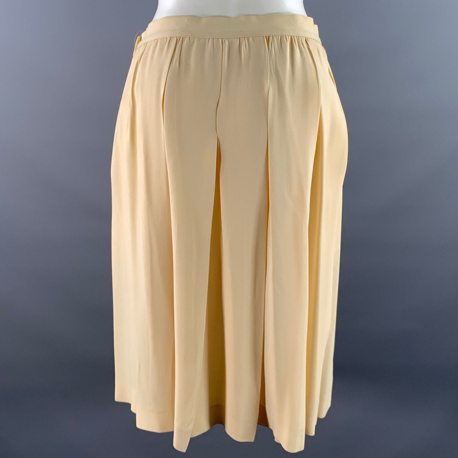 Emporio Armani EMPORIO ARMANI Size M Cream Viscose Blend Pleated Skirt Size 27" / US 4 / IT 40 - 2 Thumbnail