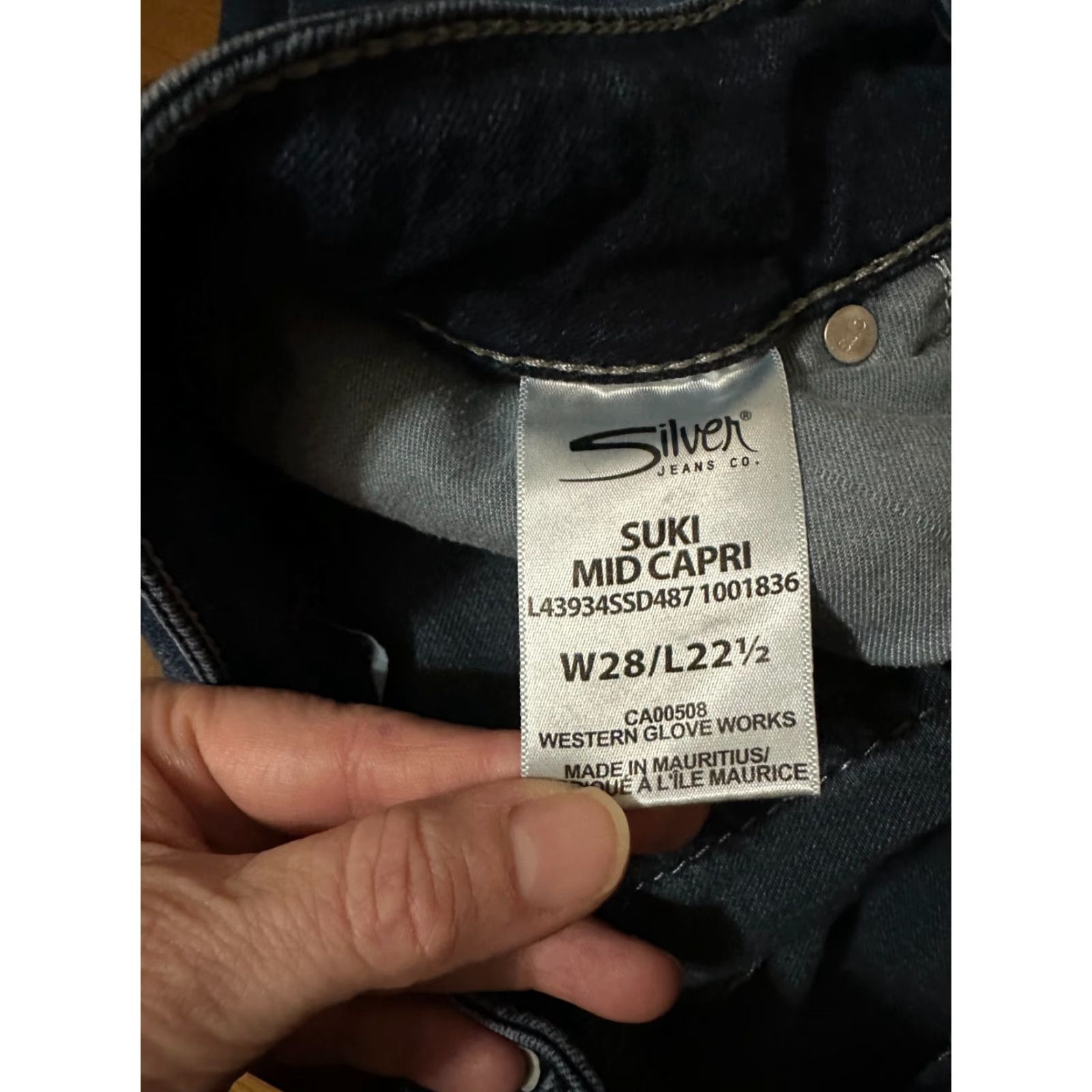 Silver Jeans Co. SILVER JEANS Suki Mid-Rise Capri Jeans Med Wash Stretch 28 x 22.5 Women Regular Denim Capri Jeans Size 28" / US 6 / IT 42 - 5 Thumbnail
