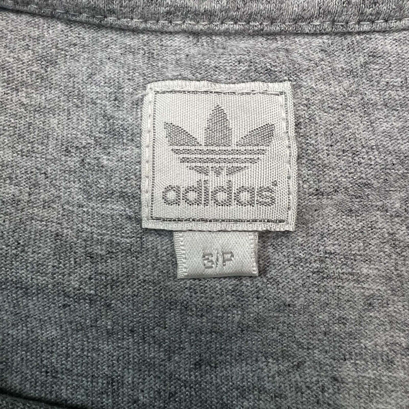 Adidas Vintage 90s Adidas T Shirt Small Center Trefoil Casual Tee Size US S / EU 44-46 / 1 - 5 Thumbnail