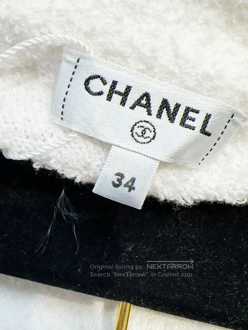 Chanel Chanel 19P early spring white three-dimensional flower hal Size 42" / US 20 - 6 Thumbnail