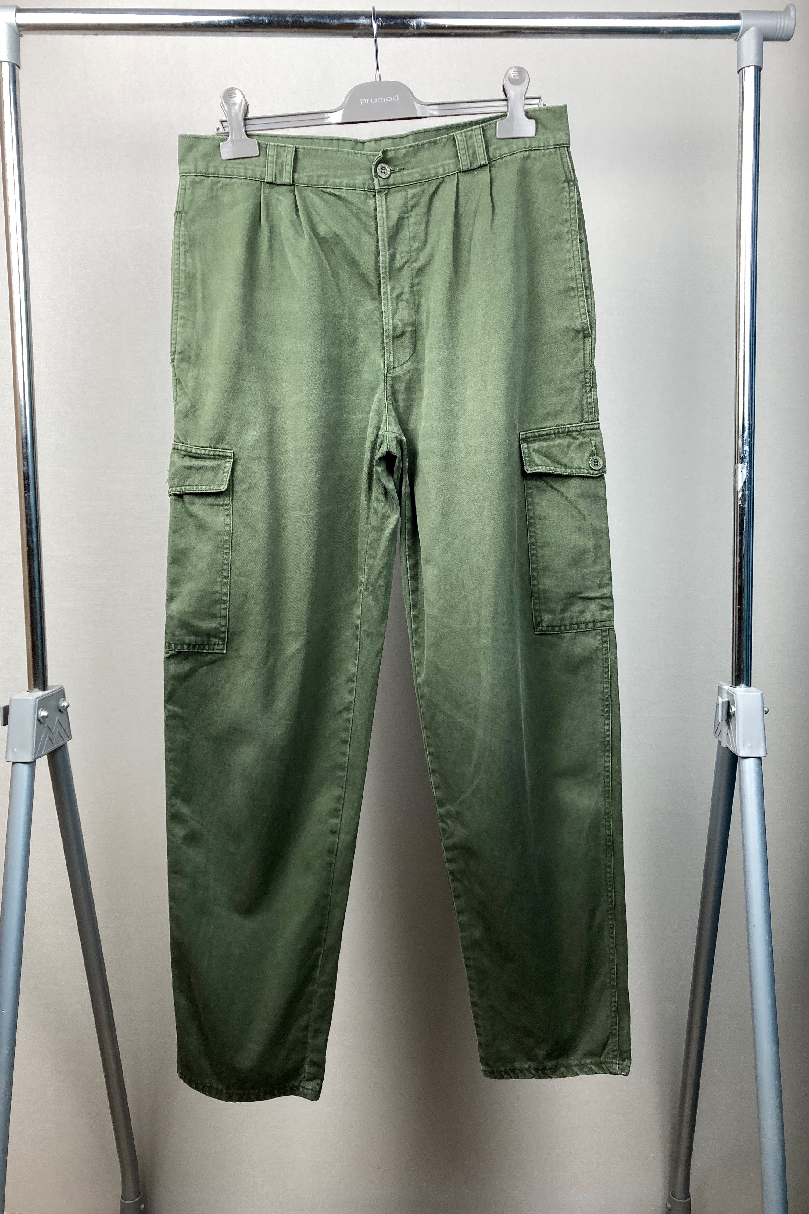 Levi's Levi's Cargo Olive 90s style Cargo Military pants Size US 34 / EU 50 - 1 Thumbnail