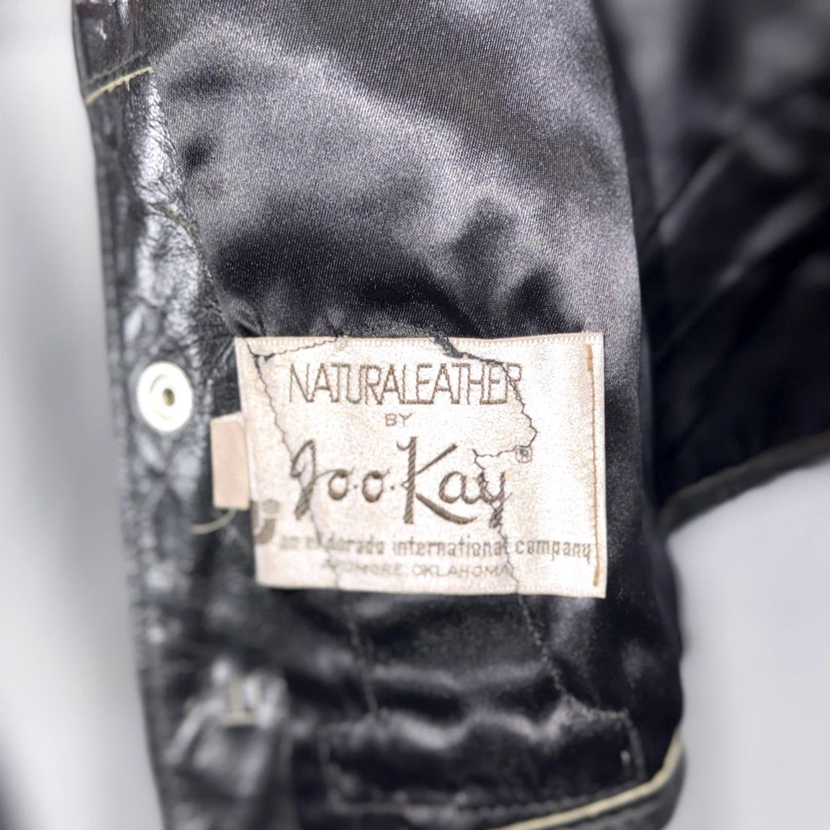 Harley Davidson Harley-Davidson Leather Vest Womens 40 Black Concho Tie Biker Patches Motorcycle Vest Women Motorcycle USA Patch Embroidered Bar & Shield Size S / US 4 / IT 40 - 5 Thumbnail