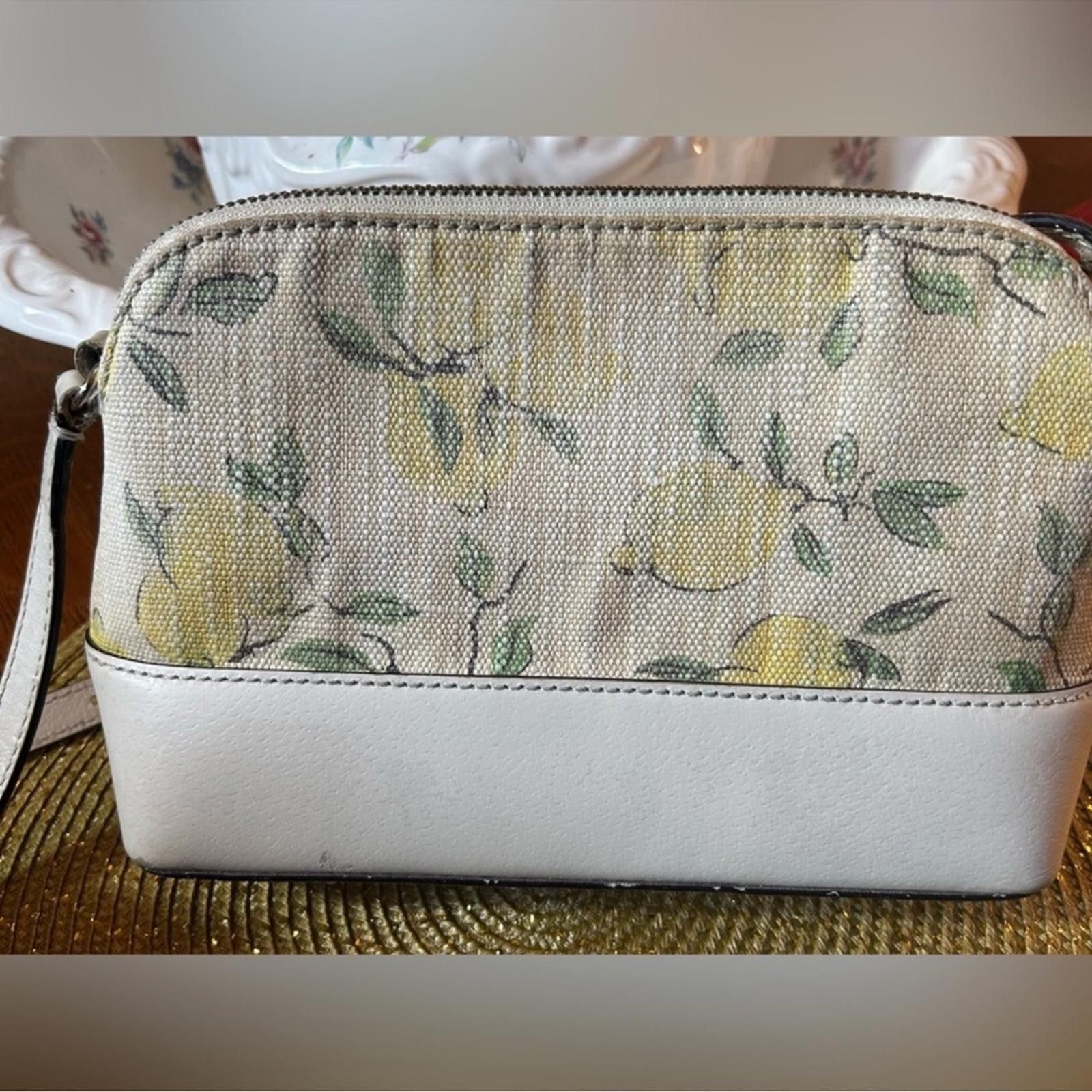 Other Kate spade, lemon cross body bad, adjustable strap Size ONE SIZE - 3 Thumbnail