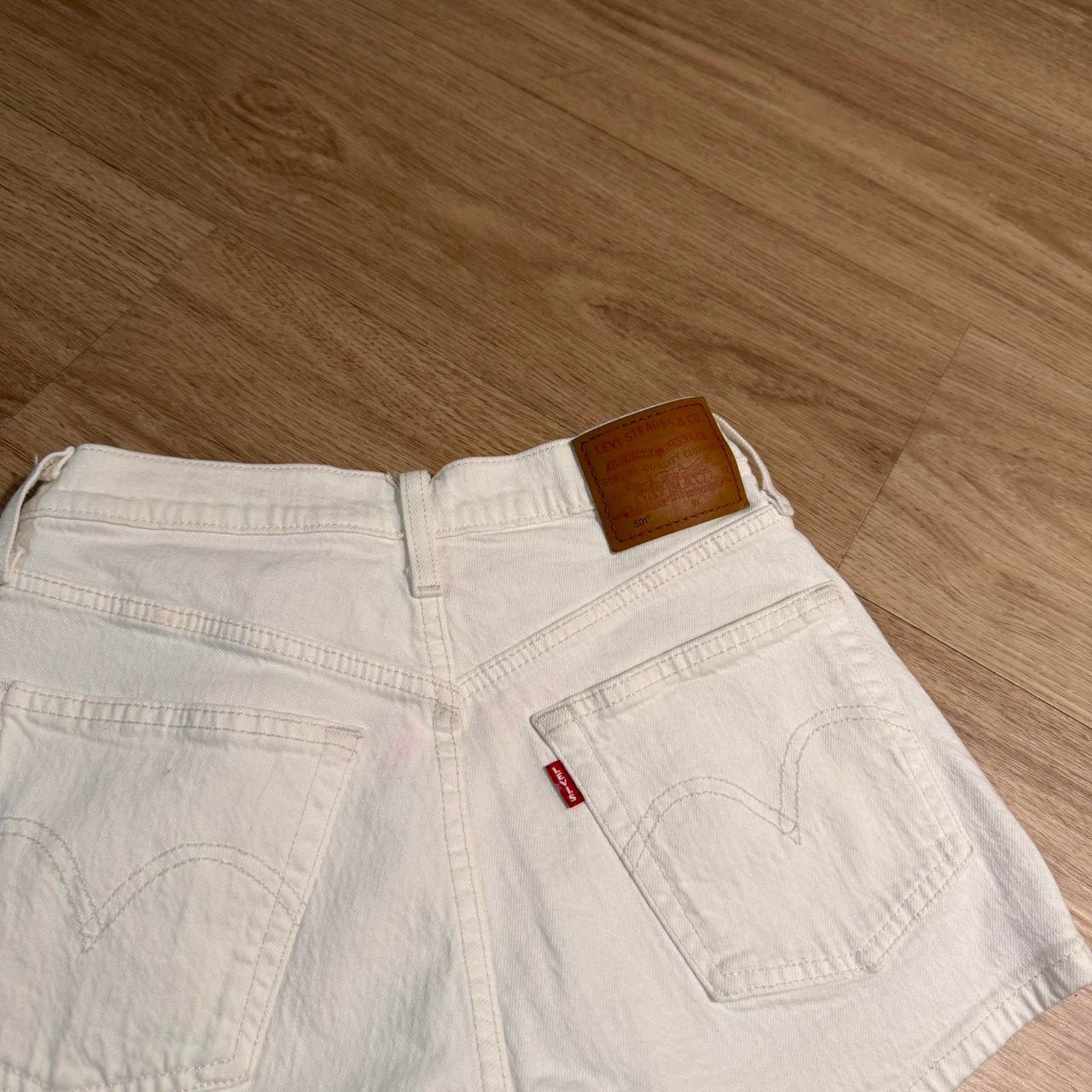 Levi's Levis white 501 denim shorts Size 26" / US 2 / IT 38 - 4 Thumbnail