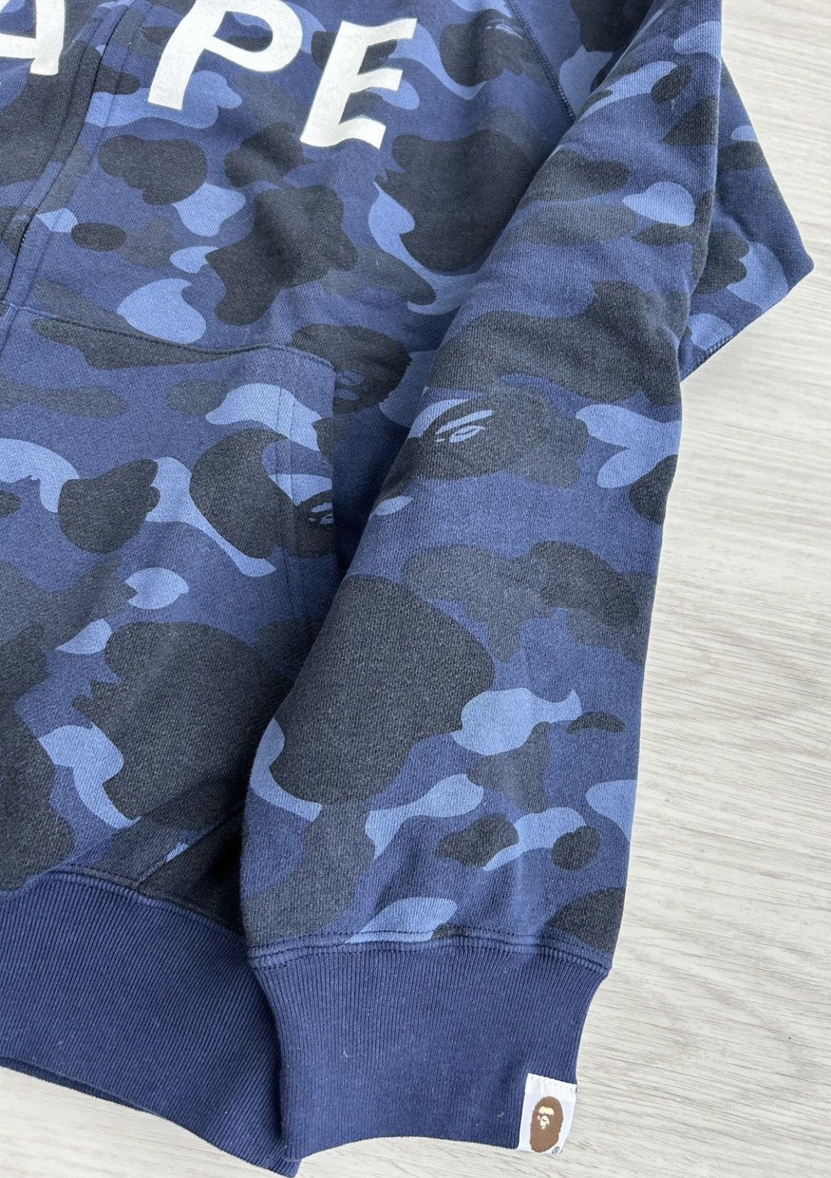 Bape VERY RARE OG 2005 A BATHING APE 1ST BLUE CAMO FULLZIP HOODIE Size US M / EU 48-50 / 2 - 6 Thumbnail