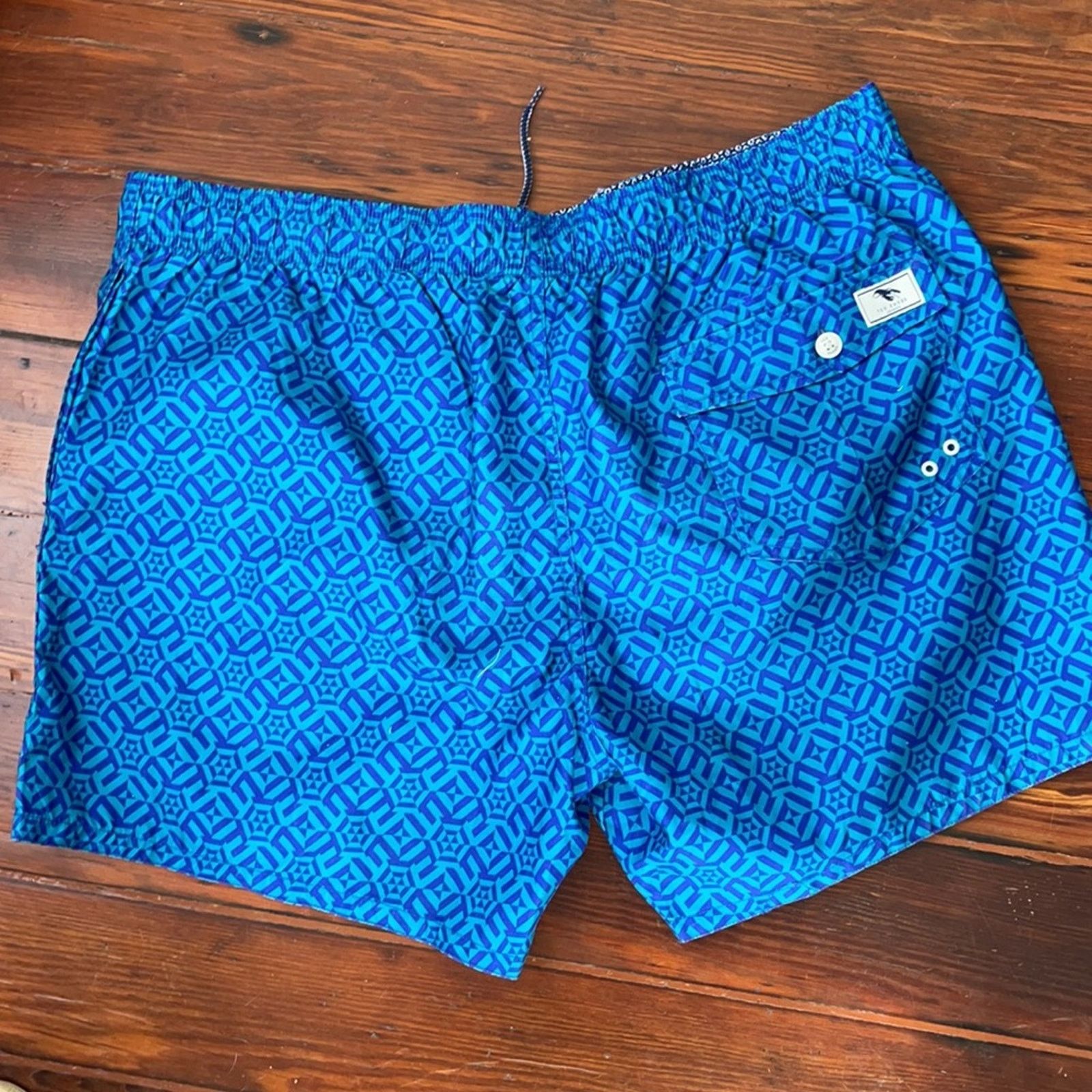 Ted Baker Ted Baker lined geometric print swim trunks sz 7 Size US 36 / EU 52 - 6 Thumbnail
