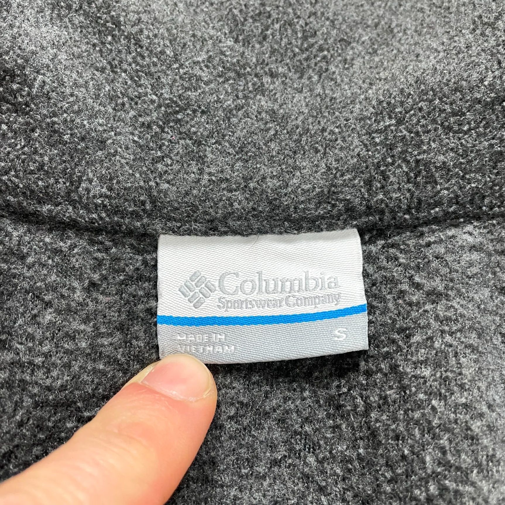 Vintage Columbia Vest Womens Small Gray Full Zip Pockets Fleece Benton Springs Outdoor Jacket/Coat Slim Mid-Length Casual, Travel Womens Size S / US 4 / IT 40 - 5 Thumbnail