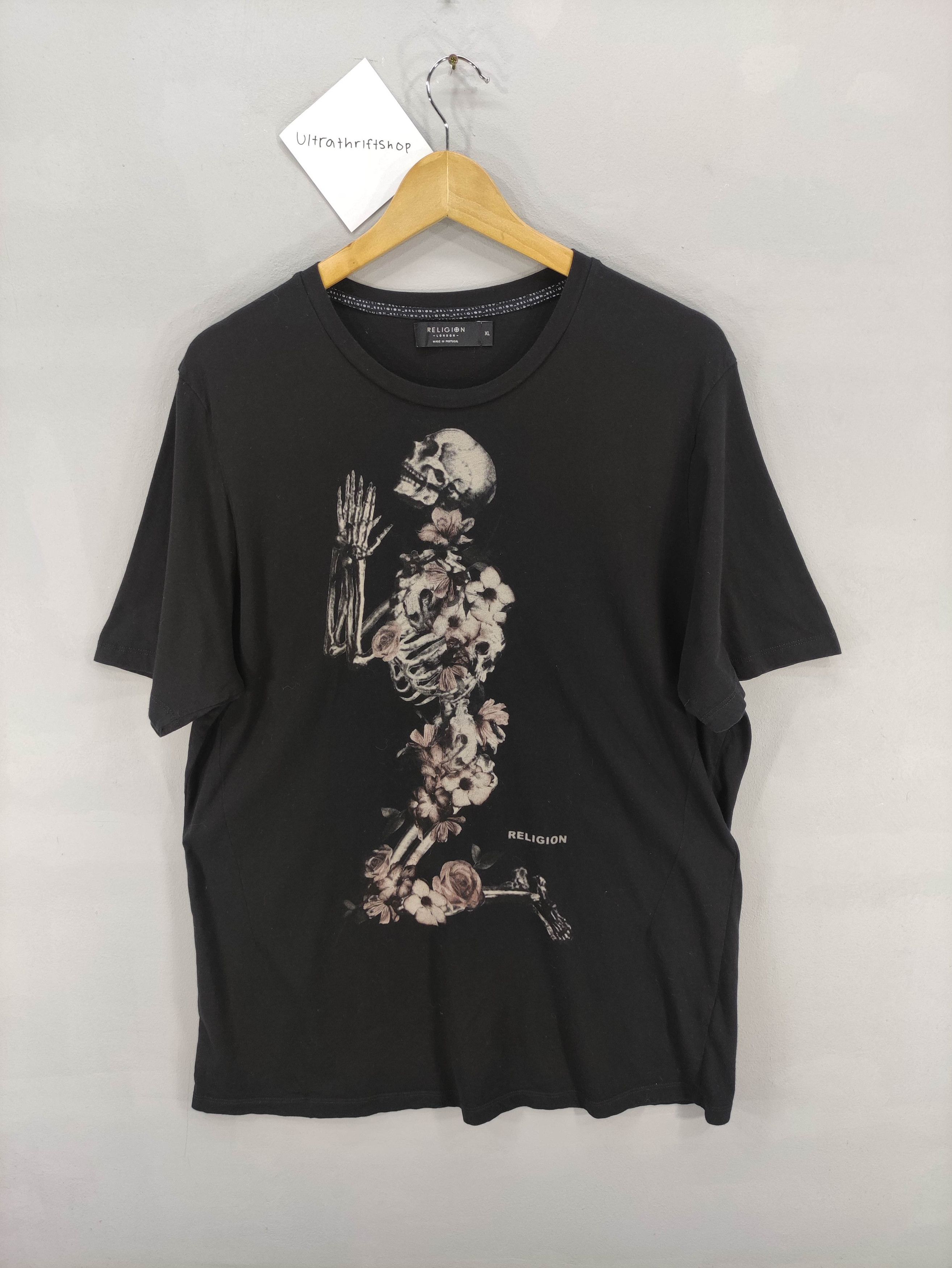 True Religion Vintage Religion London Skull Prayer Tee Tshirt Size US L / EU 52-54 / 3 - 1 Thumbnail