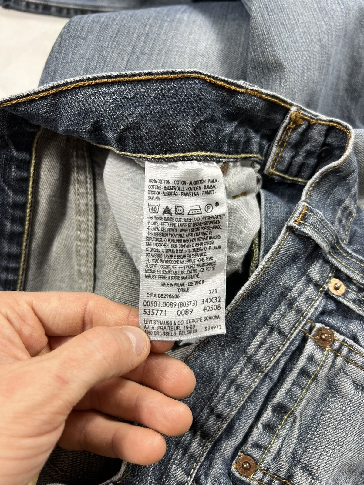 Levi's Vintage Levi’s 501 straigth leg button-fly washed y2k jeans Size US 34 / EU 50 - 19 Thumbnail
