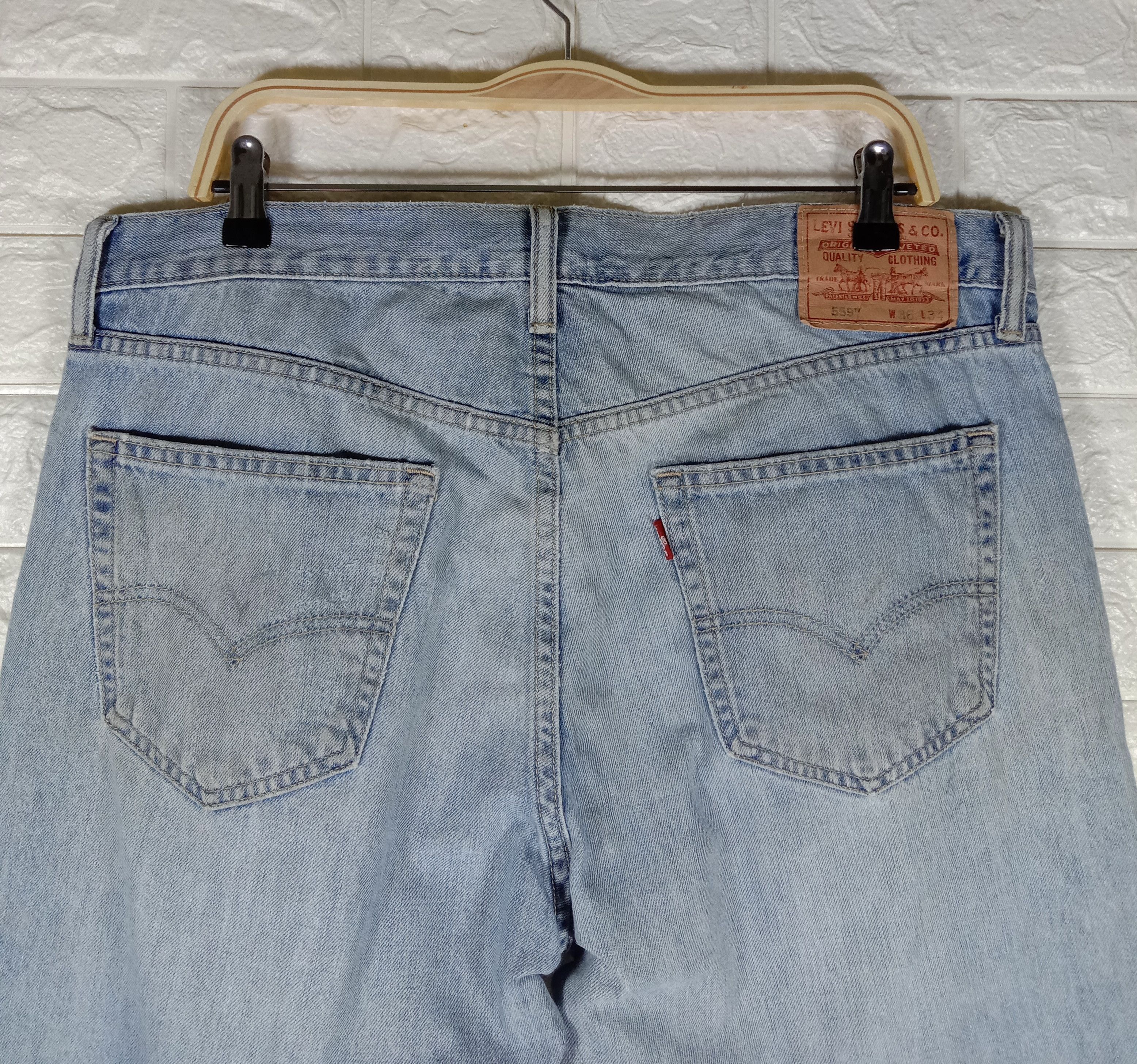 Levi's Vintage Levi’s 559 Jeans Light Wash Relaxed Straight Denim Size US 36 / EU 52 - 6 Thumbnail