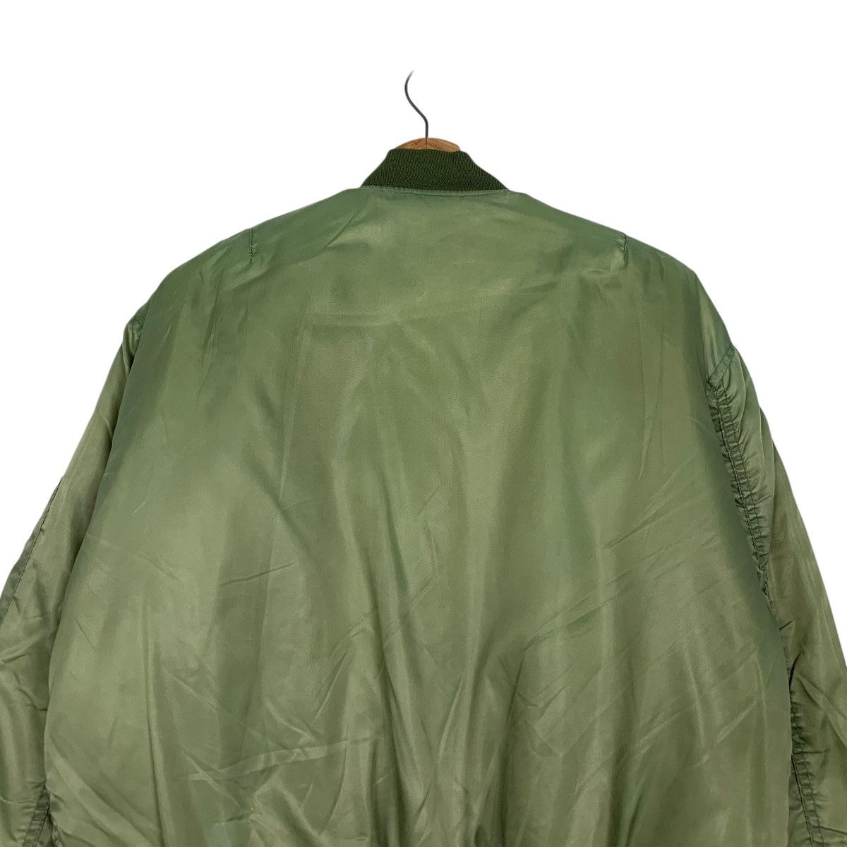 Vintage Vintage 90’s Faded Green Trashed Bomber Jacket #2797-C126 Size US L / EU 52-54 / 3 - 15 Thumbnail