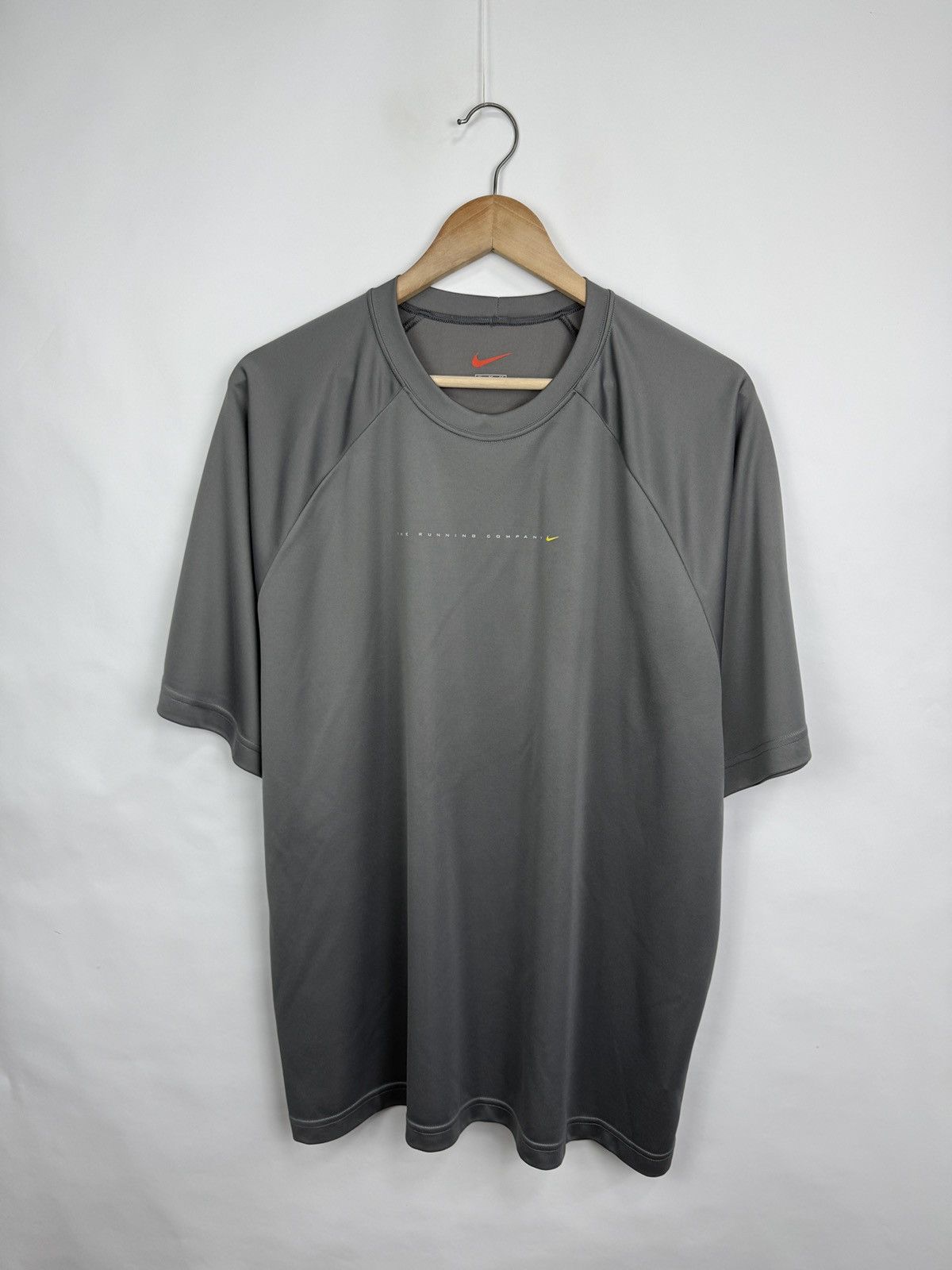 Nike 🇺🇸 Vintage 90s Nike The Running Company Destination T-Shirt Size US XL / EU 56 / 4 - 3 Thumbnail