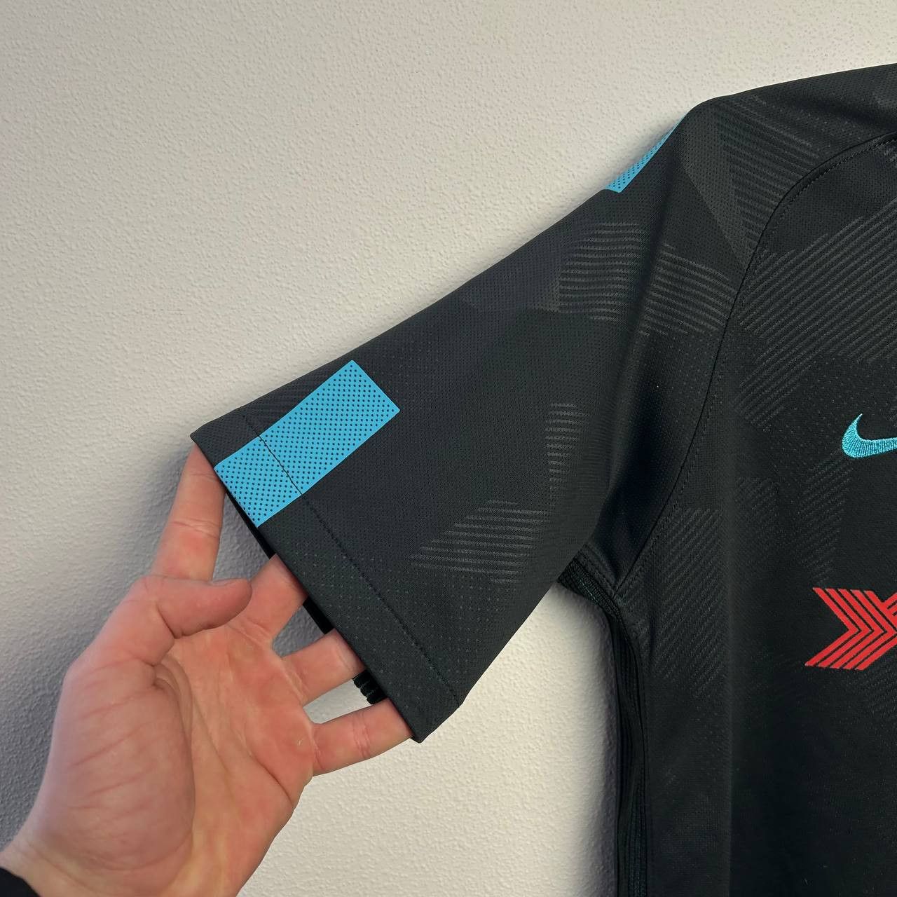 Nike Nike FC Chelsea 13 Courtois player 2017 home soccer jersey Size US S / EU 44-46 / 1 - 5 Thumbnail