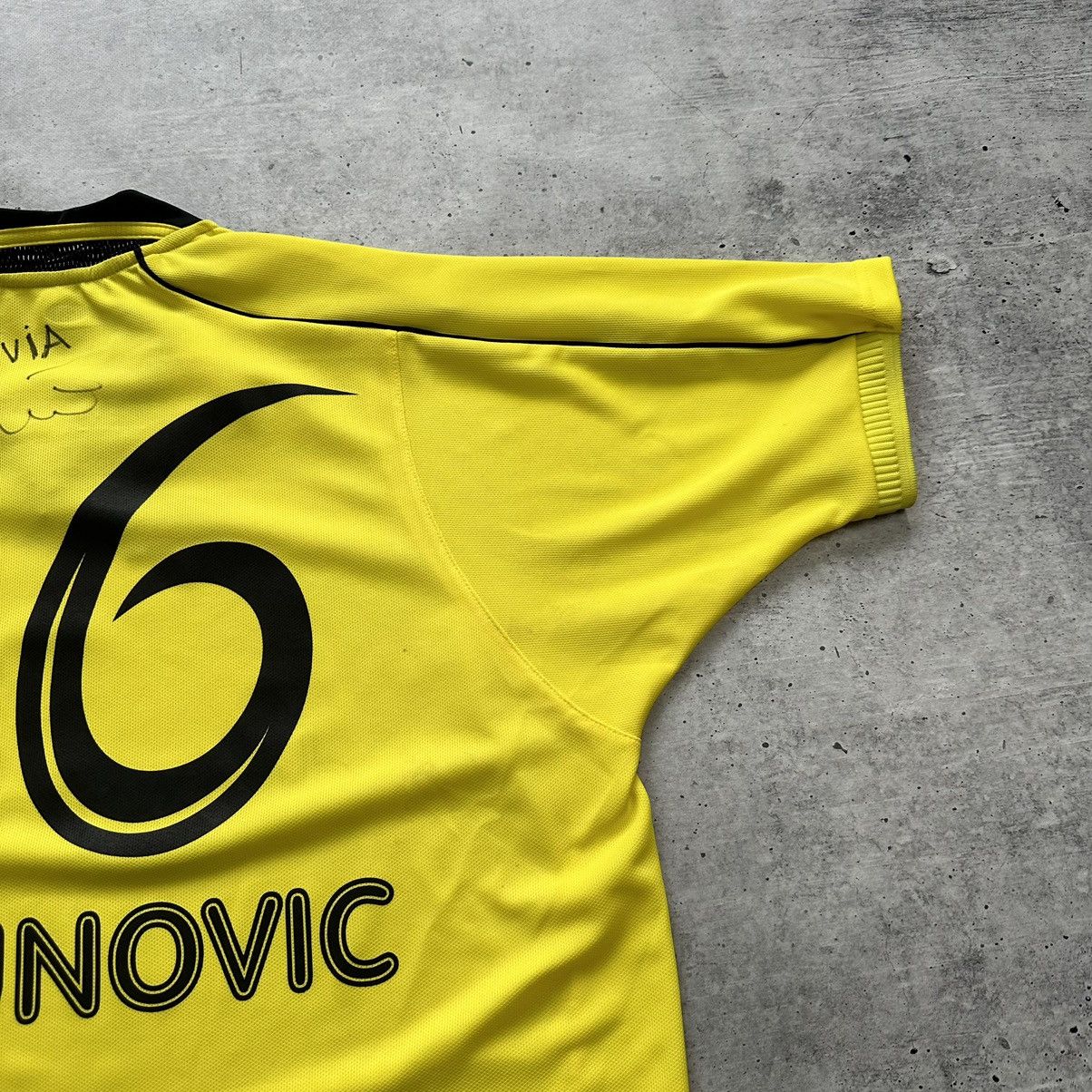Vintage Gems BSC Young Boys 2004-2005 Home #16 Melunovic Signature Size US L / EU 52-54 / 3 - 14 Thumbnail