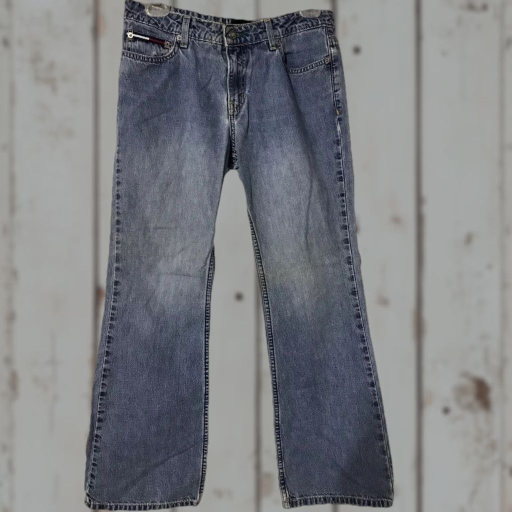 Tommy Hilfiger VINTAGE Tommy Hilfiger Bootcut Jeans Women’s Size 9 Light Wash 90s Blue Size 30" / US 8 / IT 44 - 1 Thumbnail