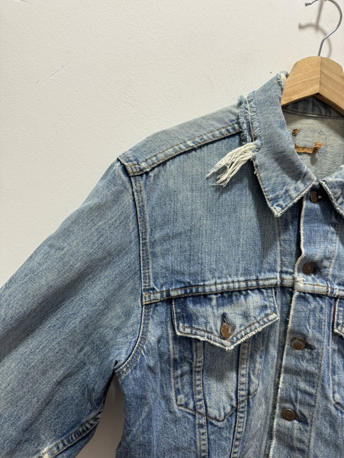 Levi's × Levi's Vintage Clothing × Vintage VINTAGE LEVIS THRASHED TRUCKER DENIM JACKET Size US XS / EU 42 / 0 - 3 Thumbnail