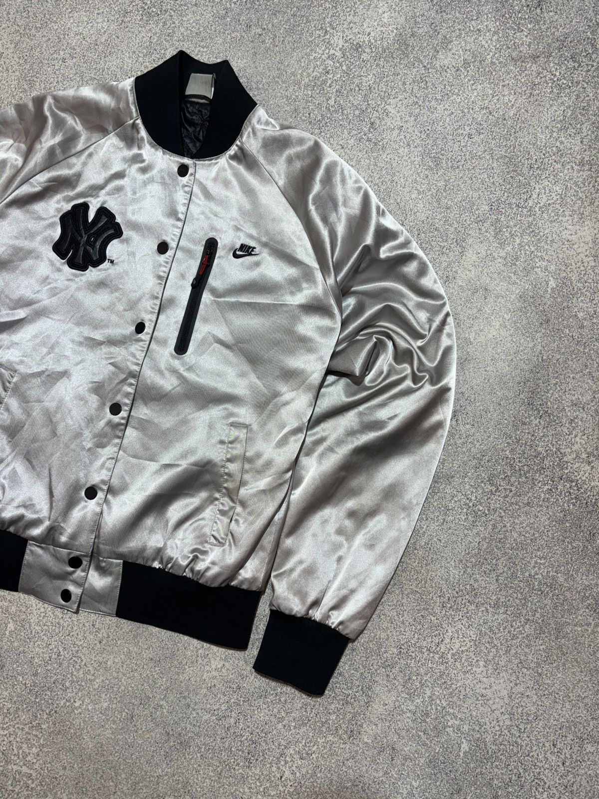 Vintage New York Yankees Nike Bronx Bomber Jacket L Size US L / EU 52-54 / 3 - 3 Thumbnail