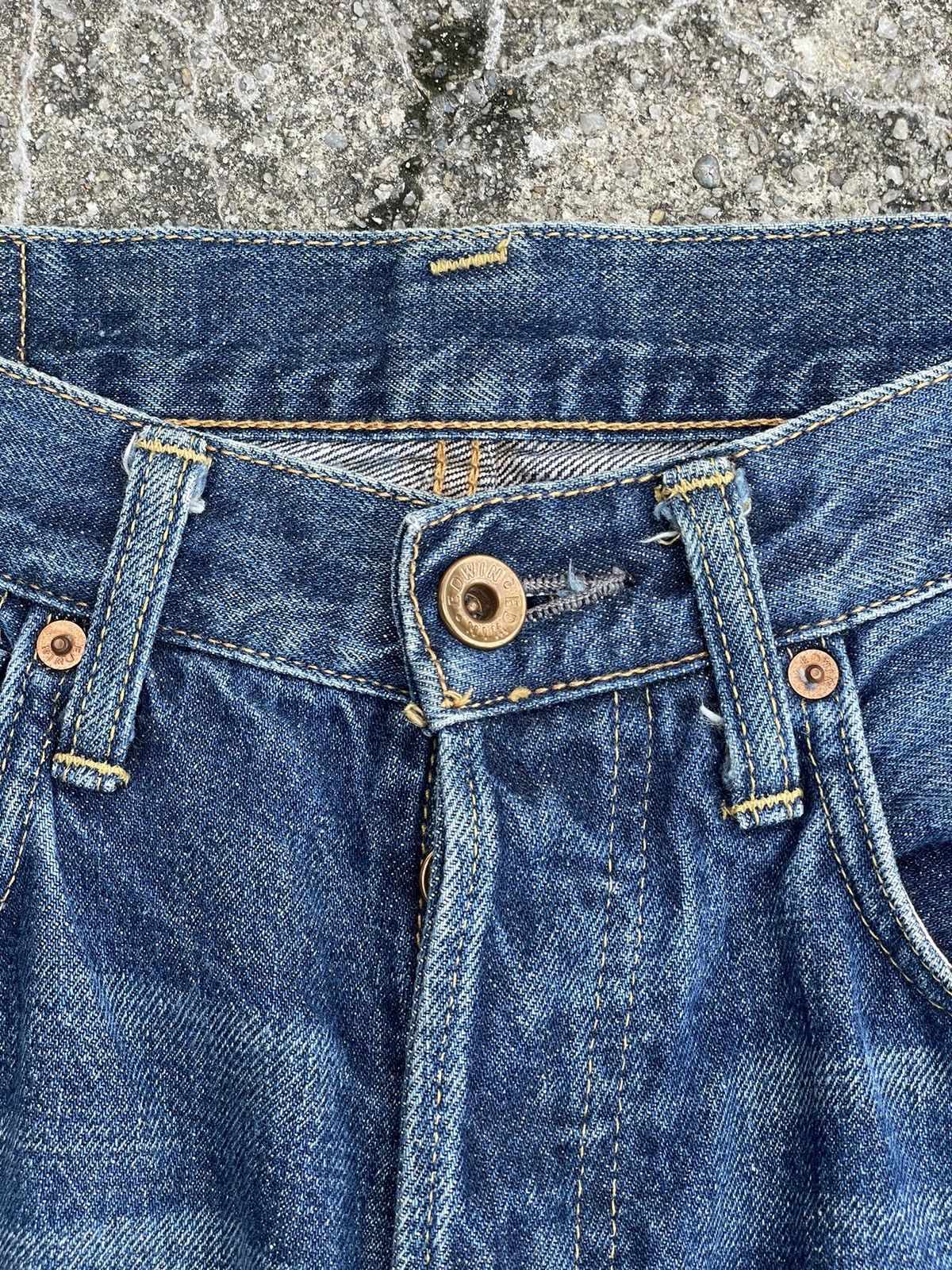 Edwin Vintage Rare Button Edwin 505 Selvedge (J23-11) Size US 28 / EU 44 - 6 Thumbnail