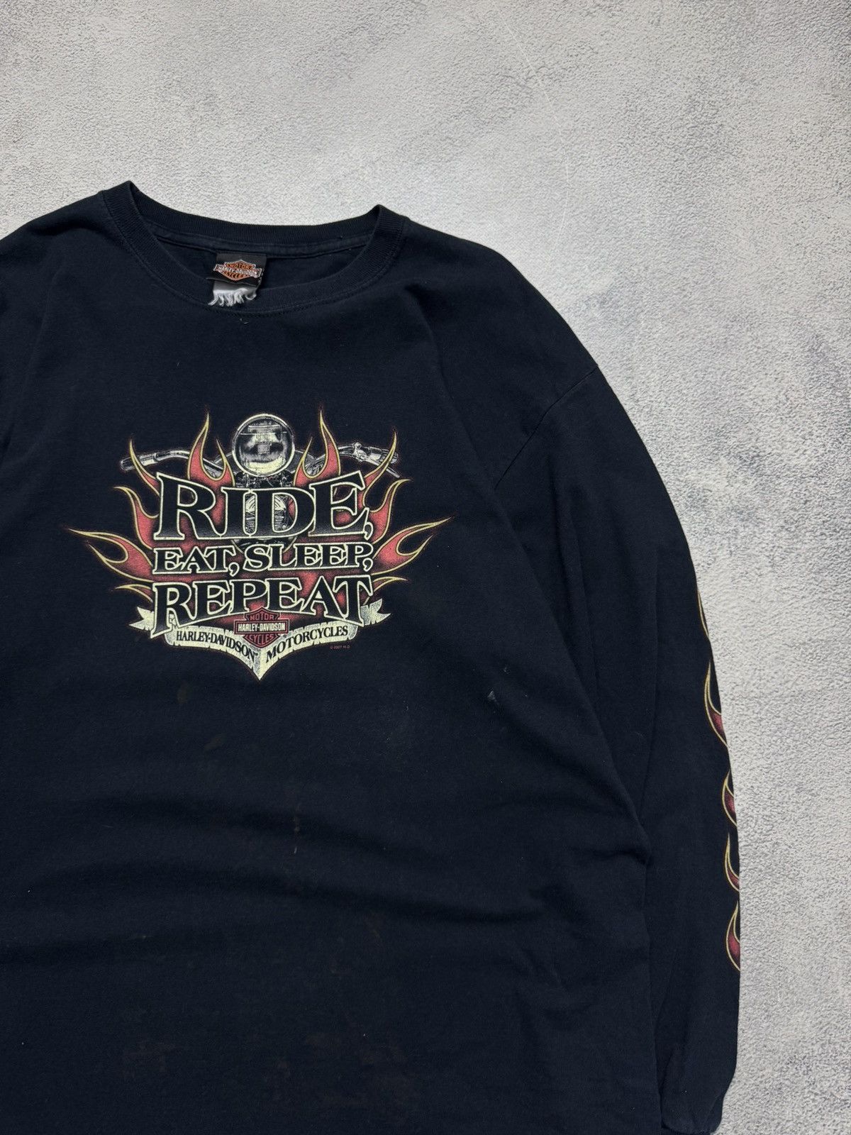 Harley Davidson Vintage FIre 🔥Ride Motorcycle Harley Davidson Long-Sleeve Size US XL / EU 56 / 4 - 5 Thumbnail